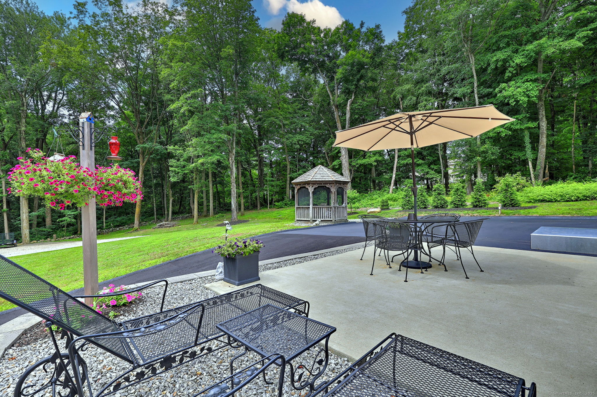Woodbridge, Connecticut, 06525, United States, 5 Bedrooms Bedrooms, ,4 BathroomsBathrooms,Residential,For Sale,1890965