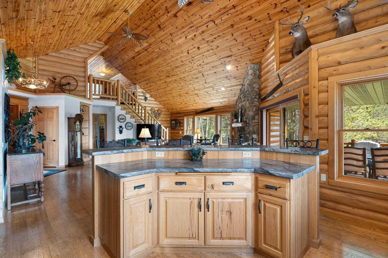 CRIVITZ, Wisconsin, 54129, United States, 4 Bedrooms Bedrooms, ,3 BathroomsBathrooms,Residential,For Sale,1792767