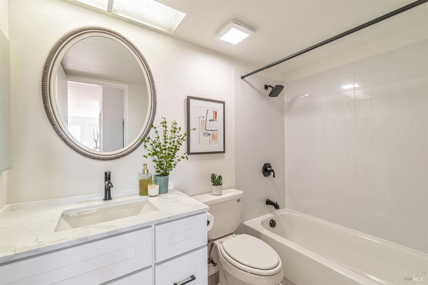 Vallejo, California, 94589, United States, 4 Bedrooms Bedrooms, ,3 BathroomsBathrooms,Residential,For Sale,1934272