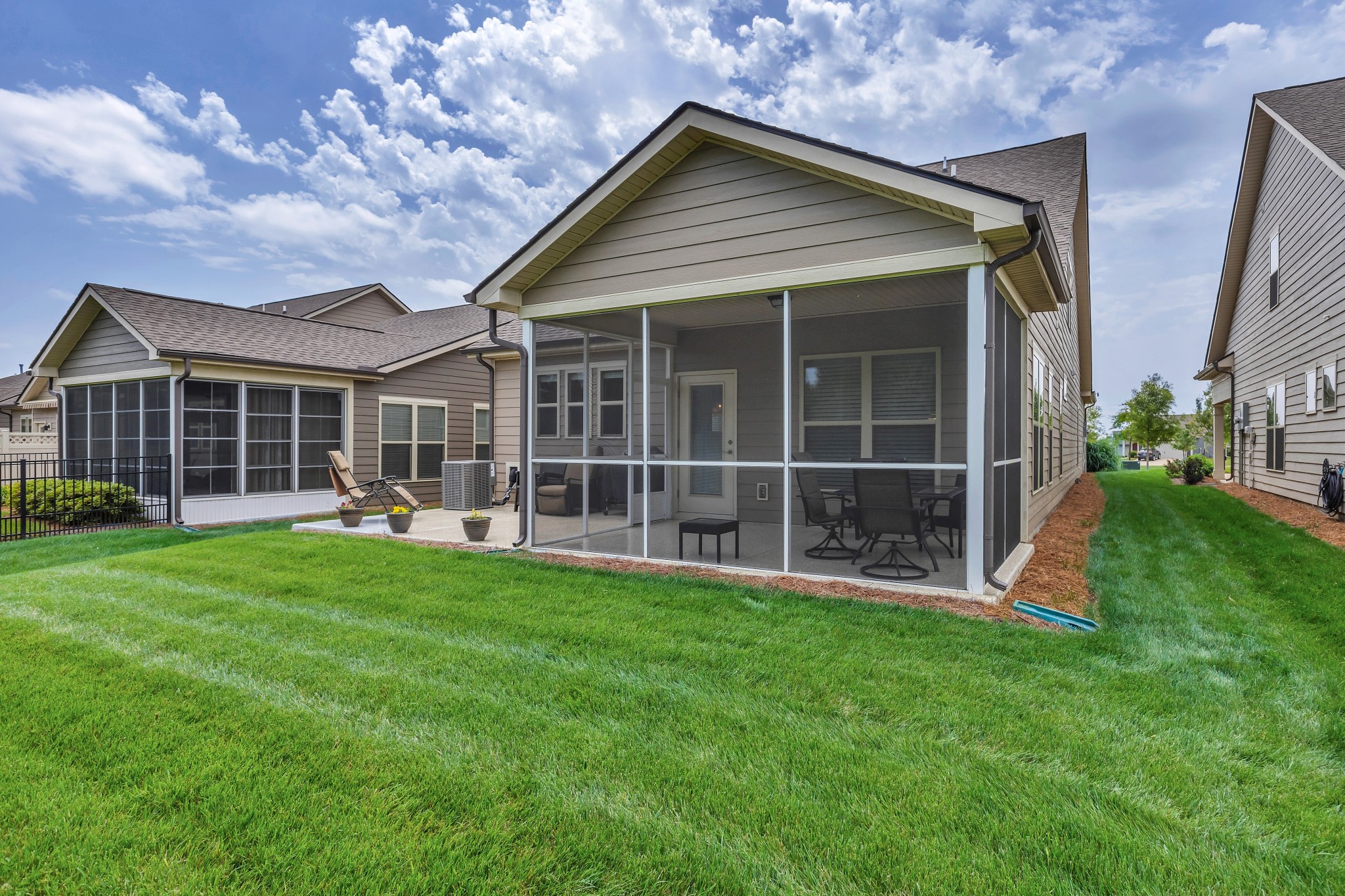Spring Hill, Tennessee, 37174, United States, 3 Bedrooms Bedrooms, ,2 BathroomsBathrooms,Residential,For Sale,1821005