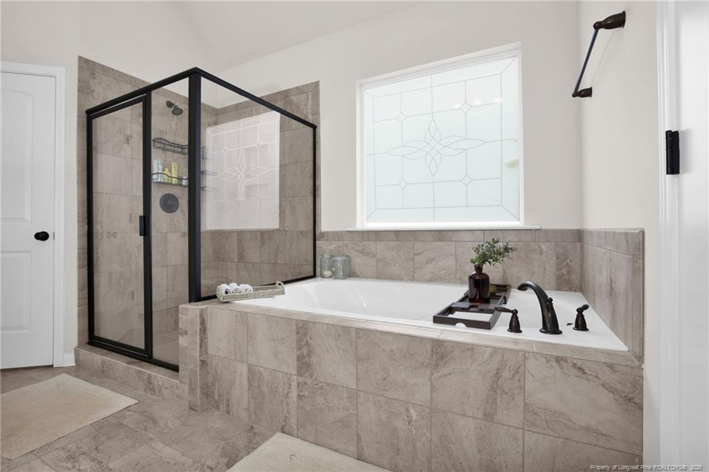 Fayetteville, North Carolina, 28312, United States, 5 Bedrooms Bedrooms, ,4 BathroomsBathrooms,Residential,For Sale,1962756