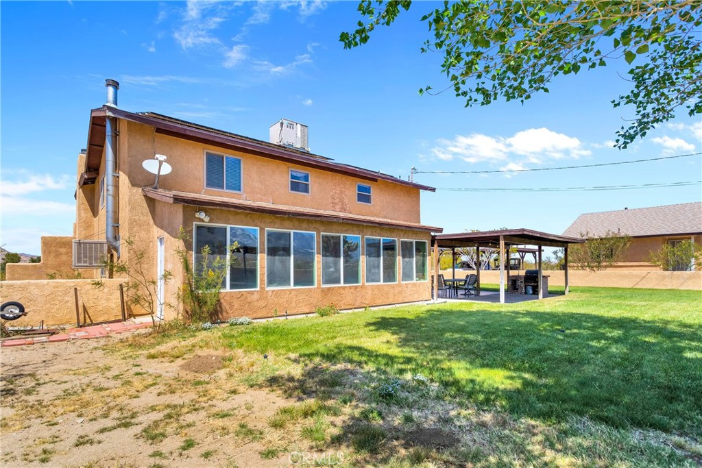 Lucerne Valley, California, 92356, United States, 6 Bedrooms Bedrooms, ,5 BathroomsBathrooms,Residential,For Sale,1986266