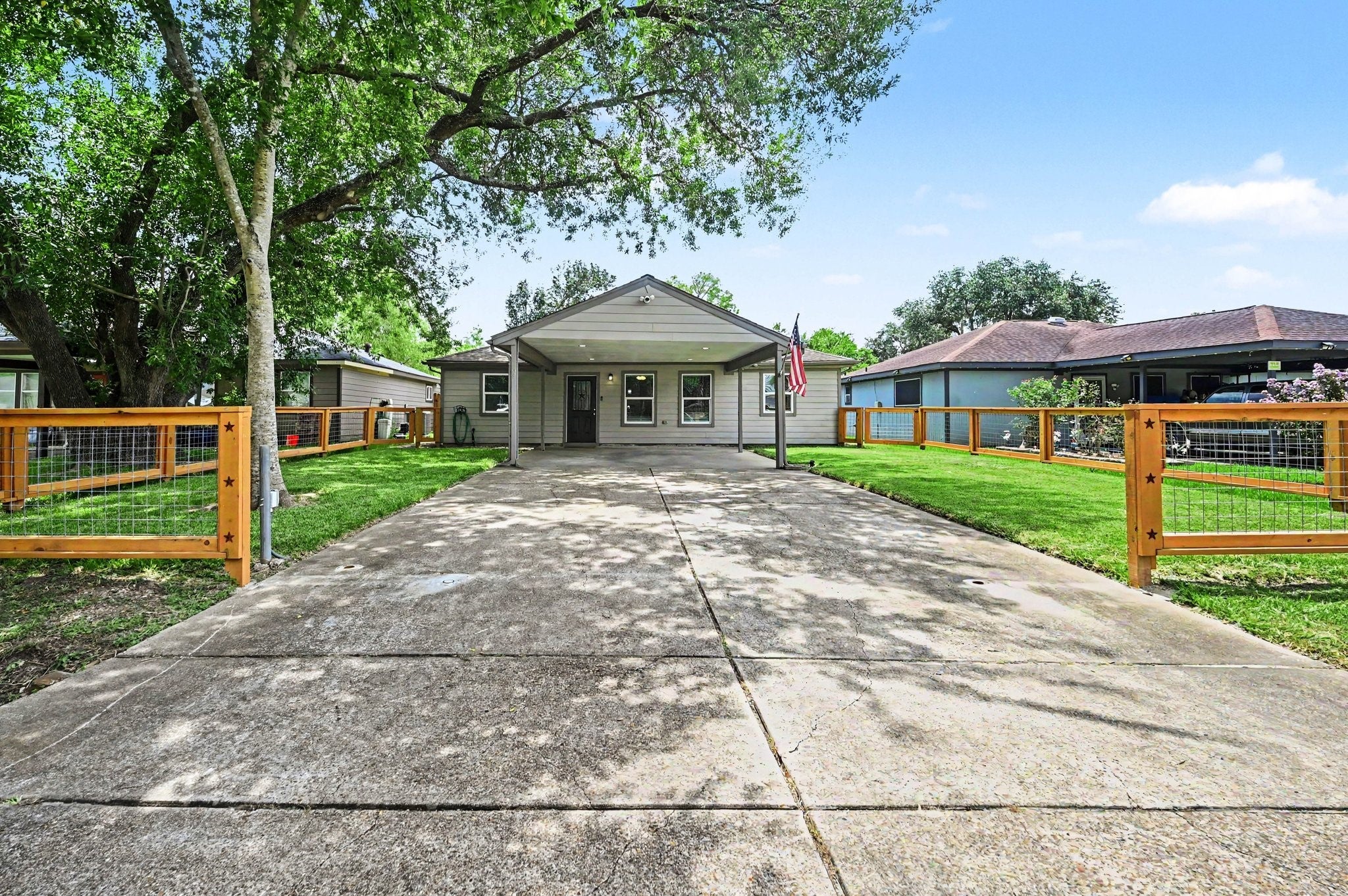 27th St, Dickinson, TX 77539 #1
