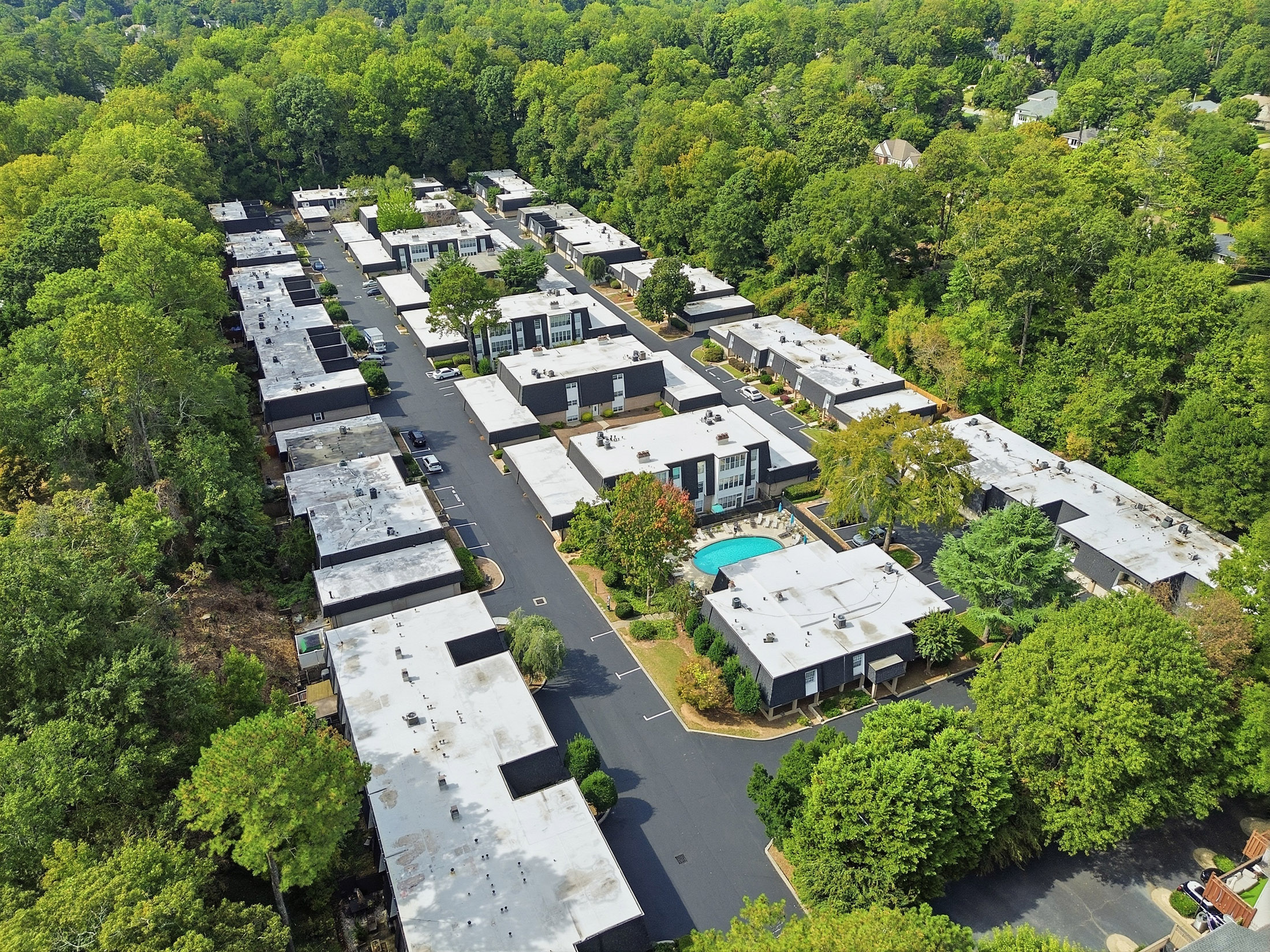  Tucked within The Cloisters in Sandy Springs - 物件實景