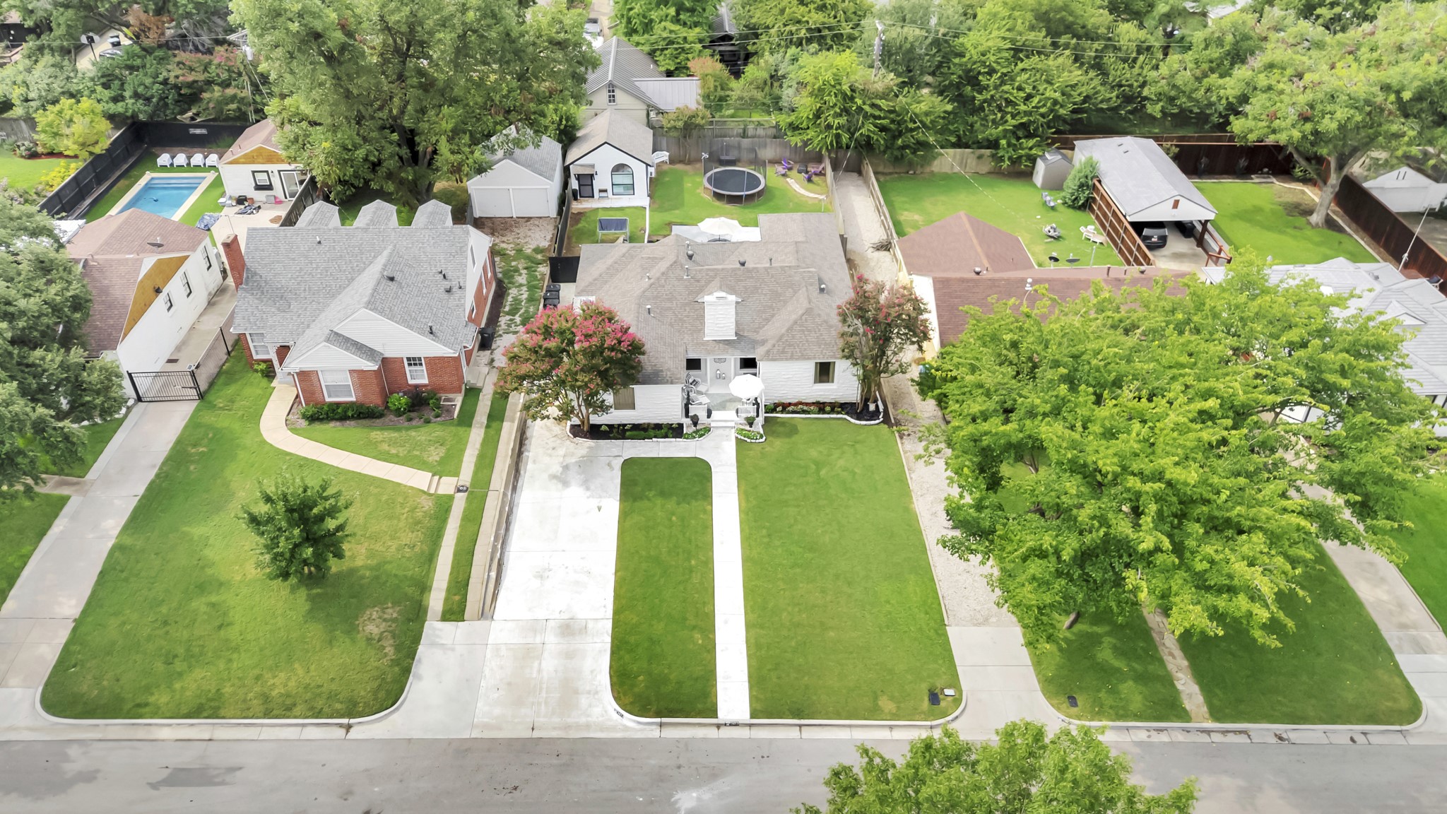 Fort Worth, Texas, 76109, United States, 4 Bedrooms Bedrooms, ,2 BathroomsBathrooms,Residential,For Sale,1938539