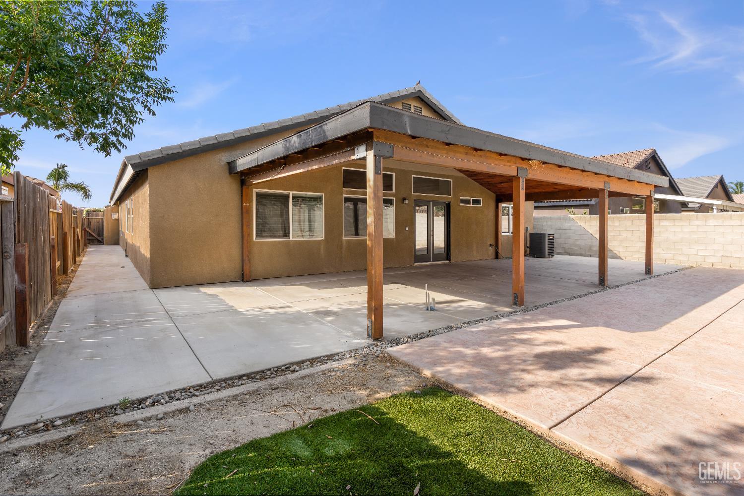 Bakersfield, California, 93311, United States, 5 Bedrooms Bedrooms, ,2 BathroomsBathrooms,Residential,For Sale,1949129