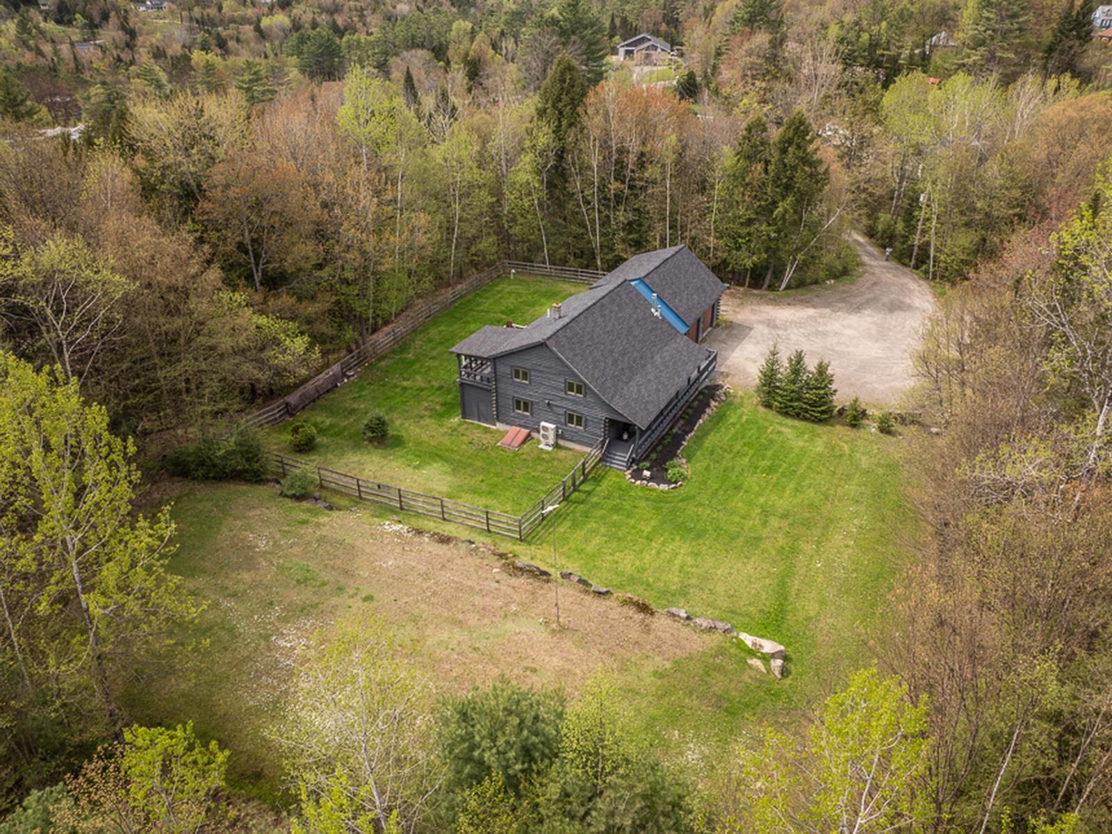 Littleton, New Hampshire, 03561, United States, 5 Bedrooms Bedrooms, ,2 BathroomsBathrooms,Residential,For Sale,1820898