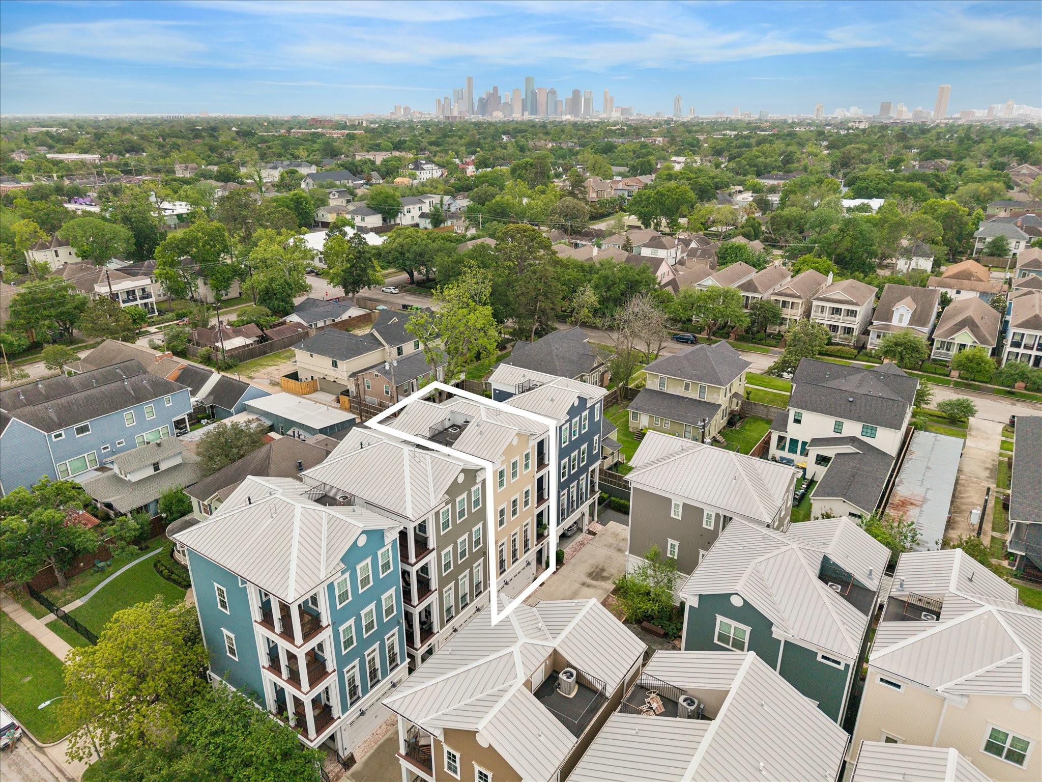  326 W 18th Street - 物件實景
