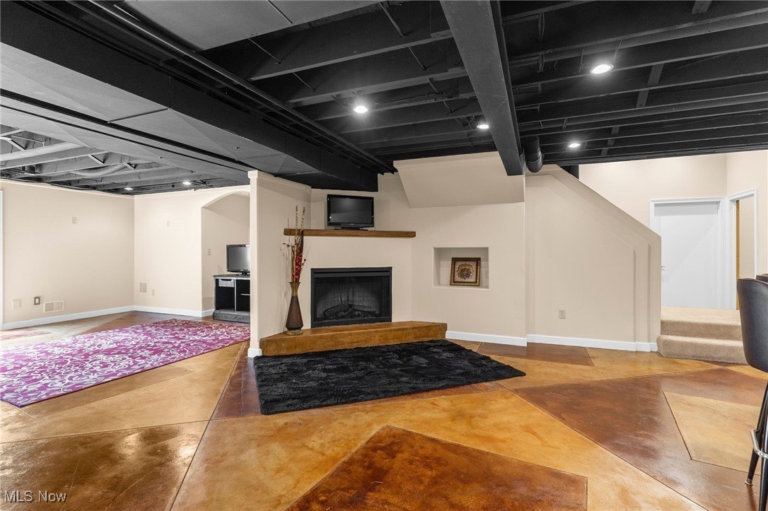 Poland, Ohio, 44514, United States, 5 Bedrooms Bedrooms, ,5 BathroomsBathrooms,Residential,For Sale,1895339