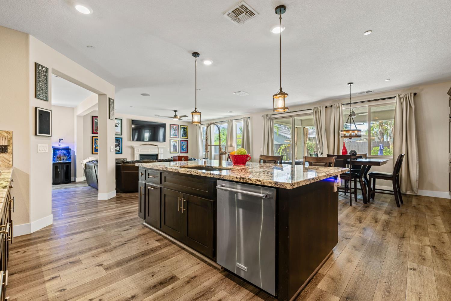 Roseville, California, 95747, United States, 5 Bedrooms Bedrooms, ,5 BathroomsBathrooms,Residential,For Sale,1943893