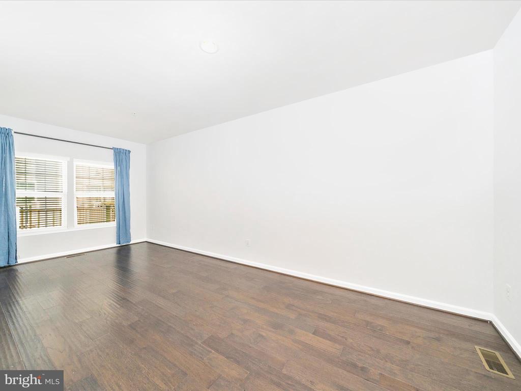 Greenbelt, Maryland, 20770, United States, 3 Bedrooms Bedrooms, ,4 BathroomsBathrooms,Residential,For Sale,1981928