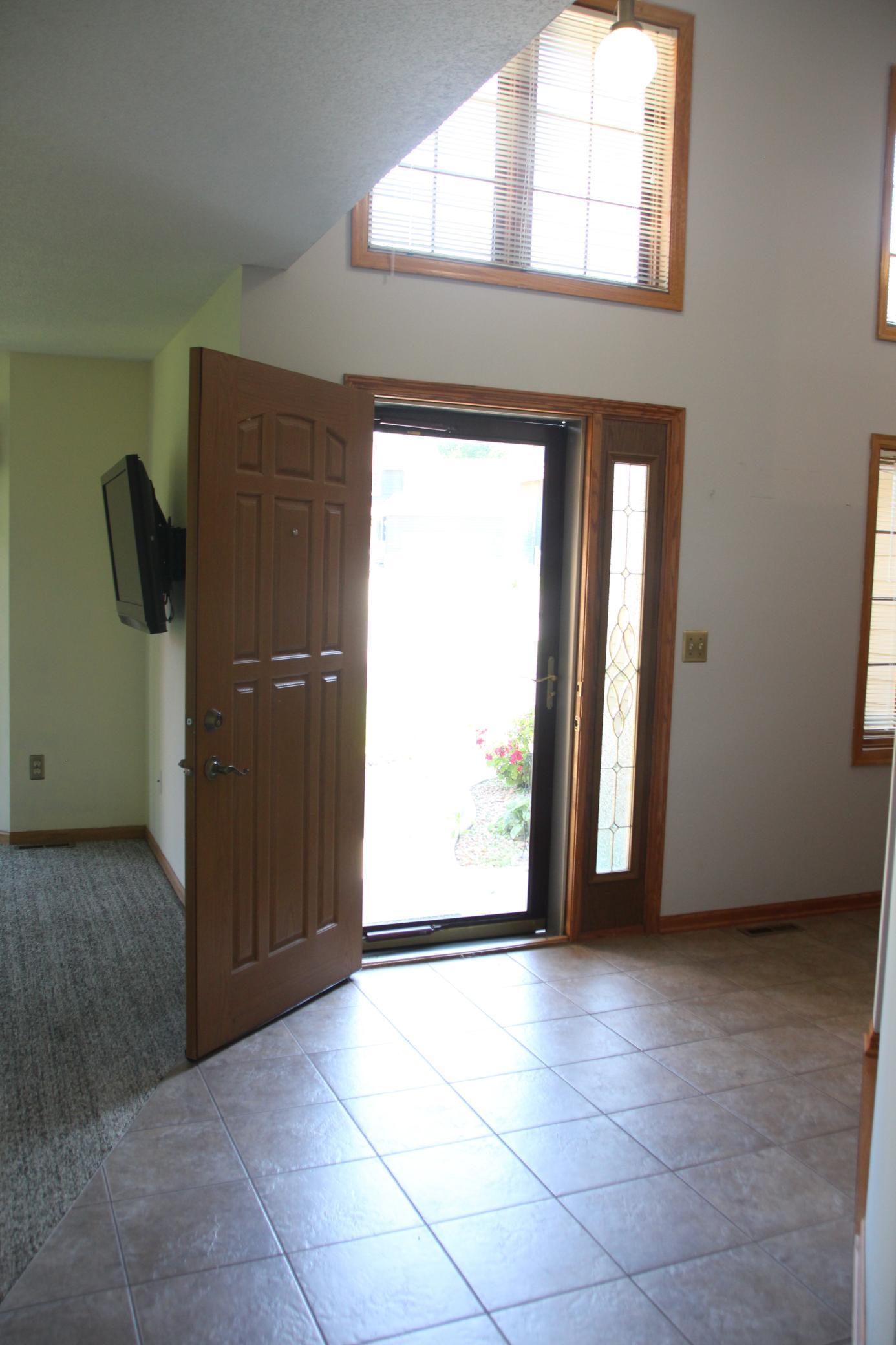 Lakeville, Minnesota, 55044, United States, 3 Bedrooms Bedrooms, ,2 BathroomsBathrooms,Residential,For Sale,1941010