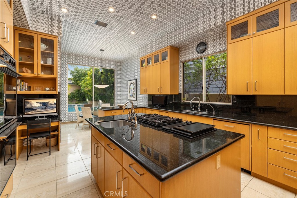 Newport Beach, California, 92661, United States, 7 Bedrooms Bedrooms, ,9 BathroomsBathrooms,Residential,For Sale,1786231