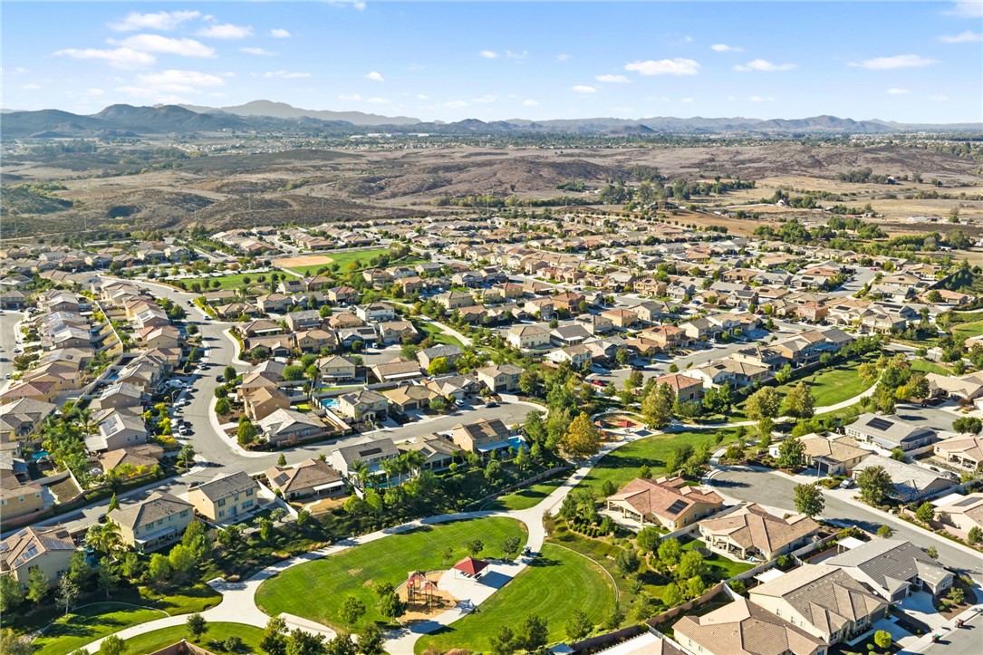 Murrieta, California, 92563, United States, 3 Bedrooms Bedrooms, ,2 BathroomsBathrooms,Residential,For Sale,1987315