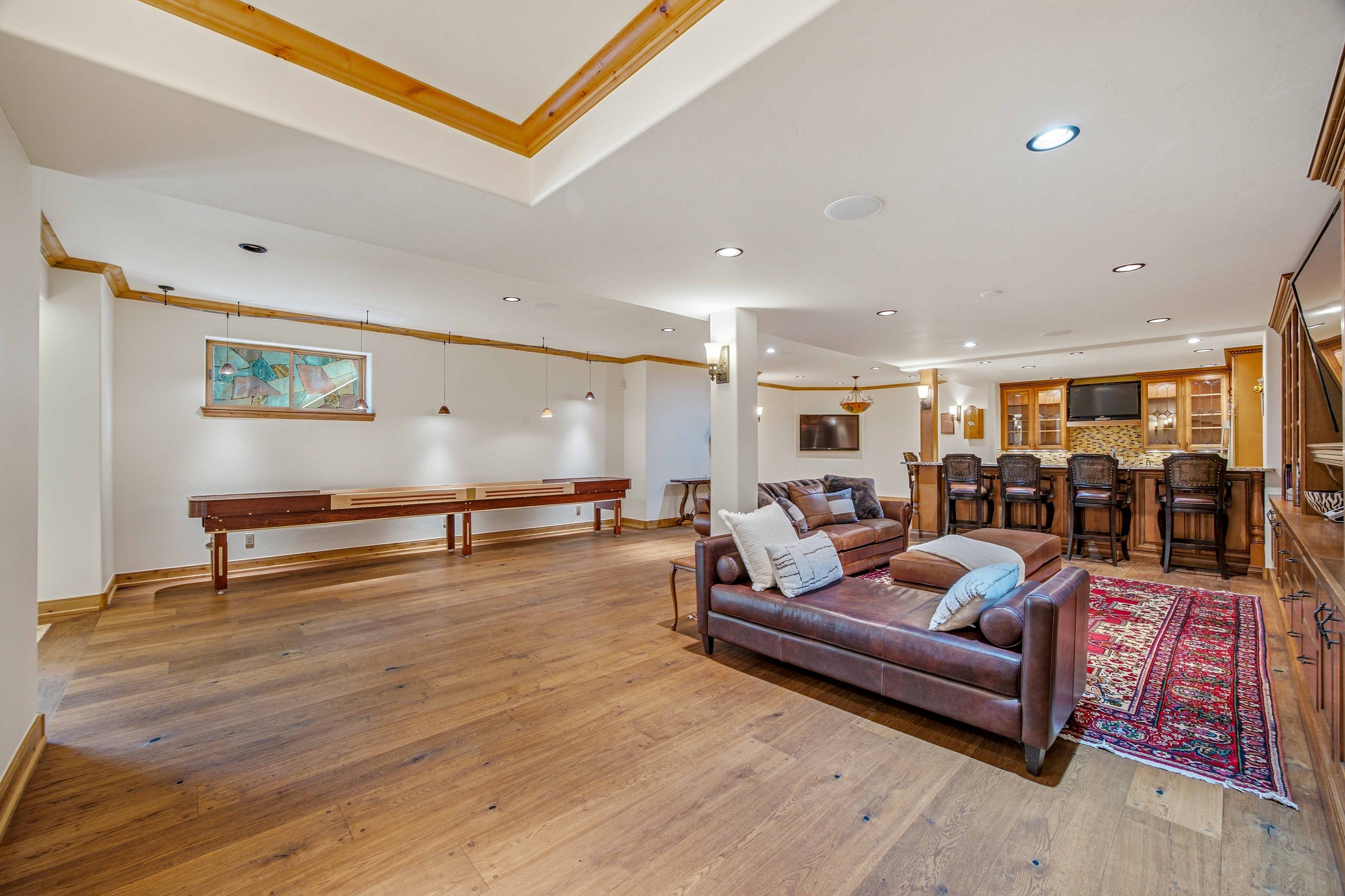  Custom-built, Single-family Home in the Exclusive Grand Traverse Neighborhood - 物件實景