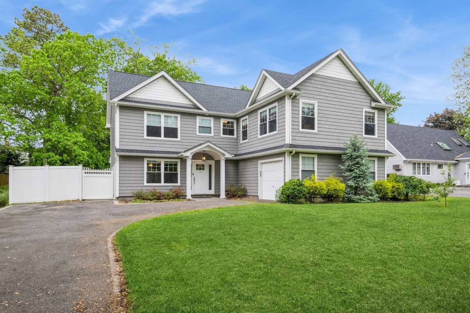 Nesconset, New York, 11767, United States, 3 Bedrooms Bedrooms, ,3 BathroomsBathrooms,Residential,For Sale,1837640