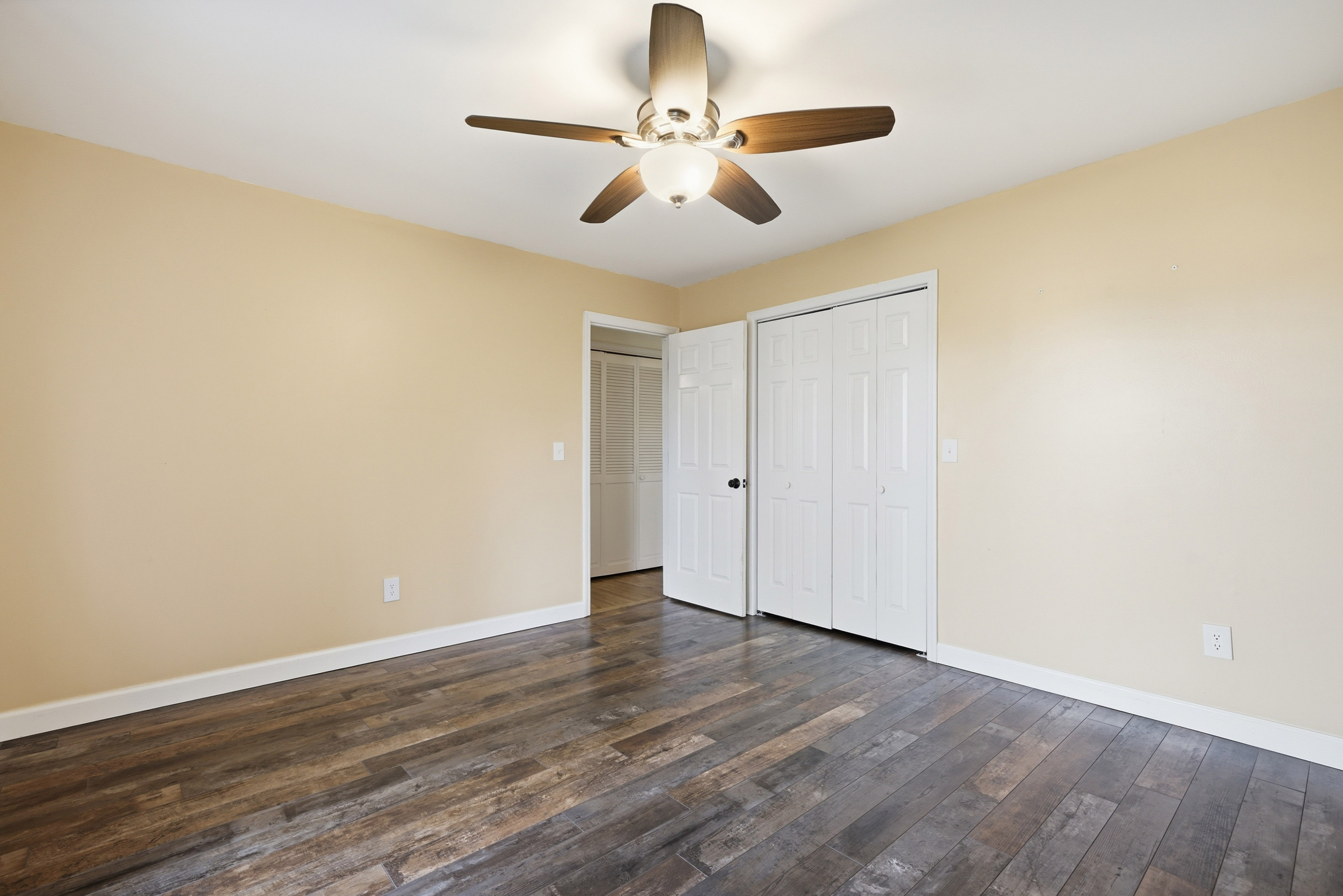  Ideal Cabin Escape Ready for Your Riverfront Lifestyle - 物件實景