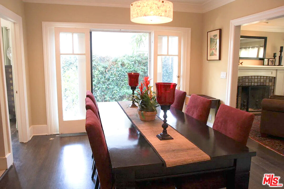 Los Angeles, California, 90004, United States, 3 Bedrooms Bedrooms, ,2 BathroomsBathrooms,Residential,For Sale,1987730