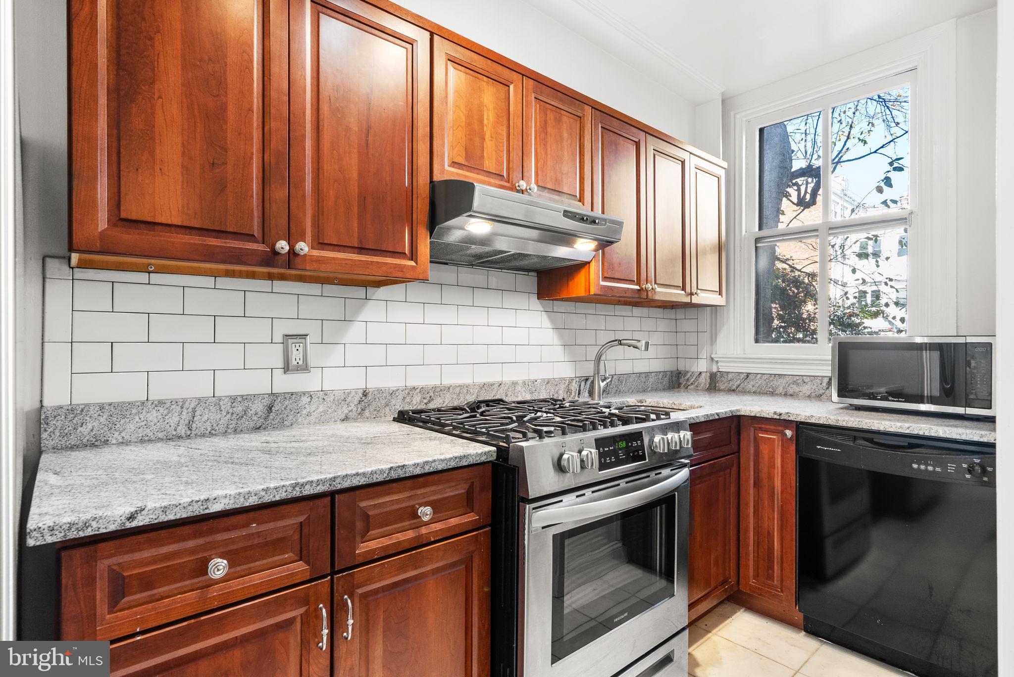 Washington, District of Columbia, 20003, United States, ,Residential,For Sale,1990462