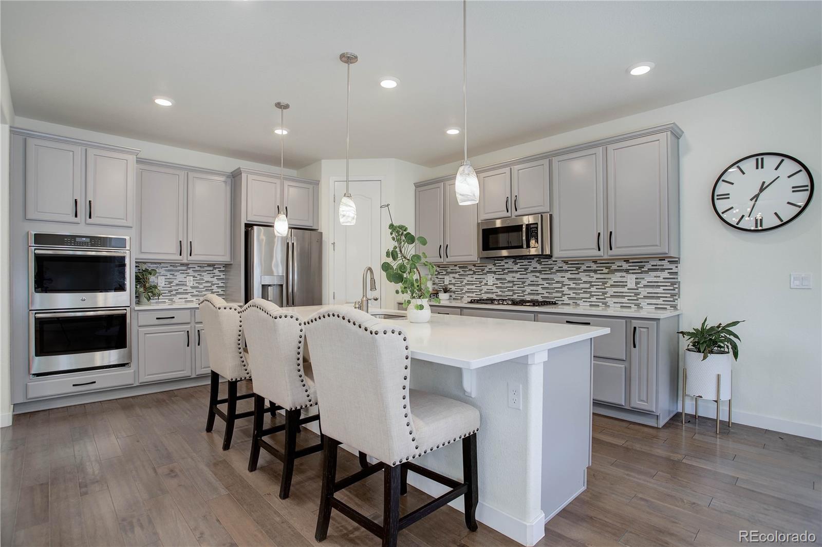Littleton, Colorado, 80125, United States, 4 Bedrooms Bedrooms, ,3 BathroomsBathrooms,Residential,For Sale,1735899