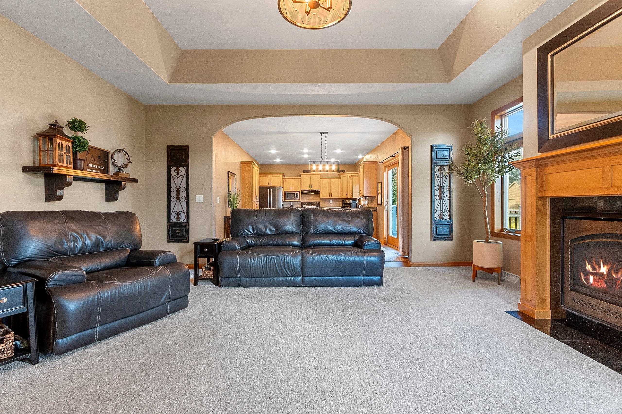 APPLETON, Wisconsin, 54913, United States, 4 Bedrooms Bedrooms, ,3 BathroomsBathrooms,Residential,For Sale,1960996