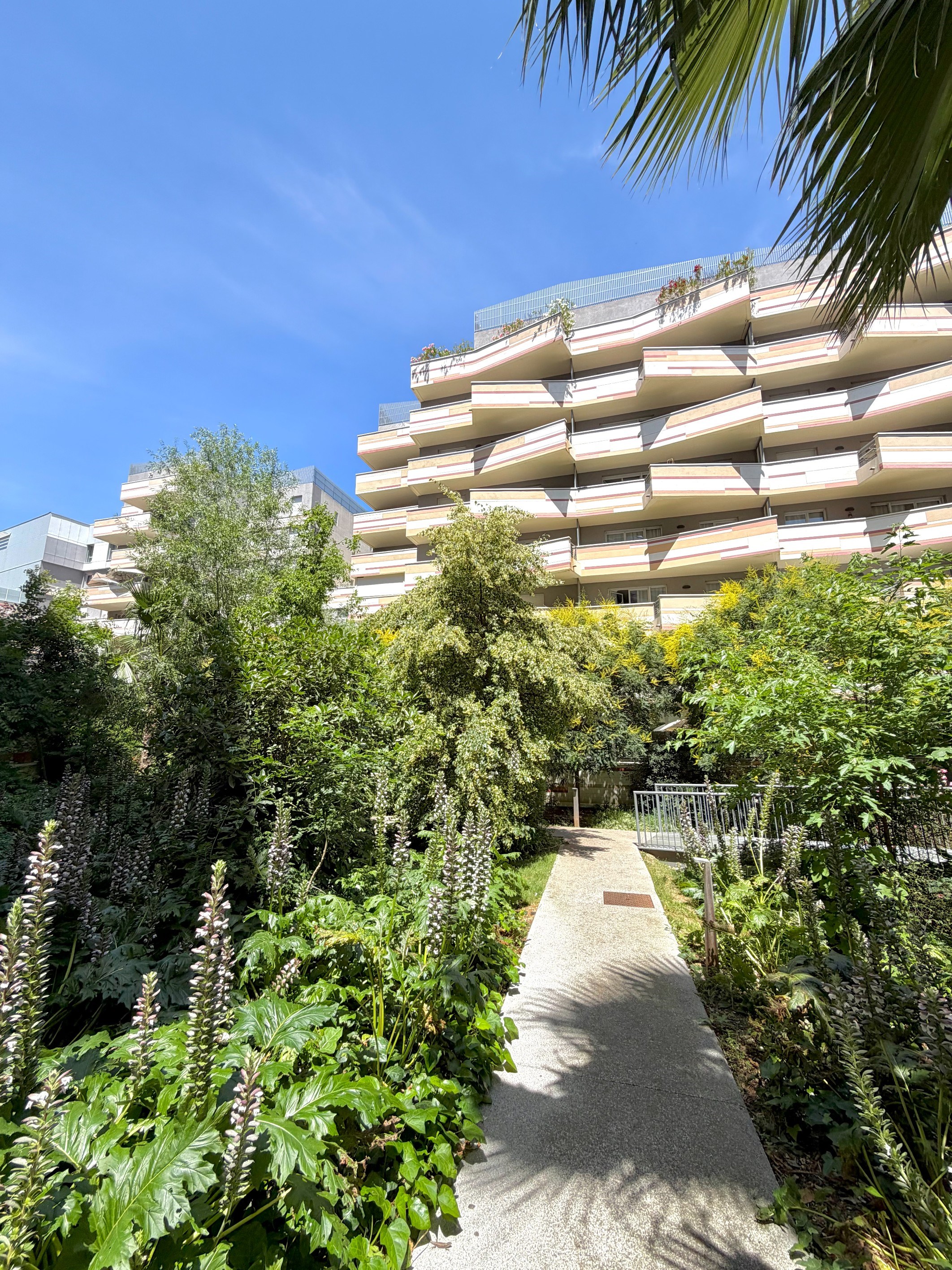 Exceptional views of the greenery and city rooftops... - 物件實景