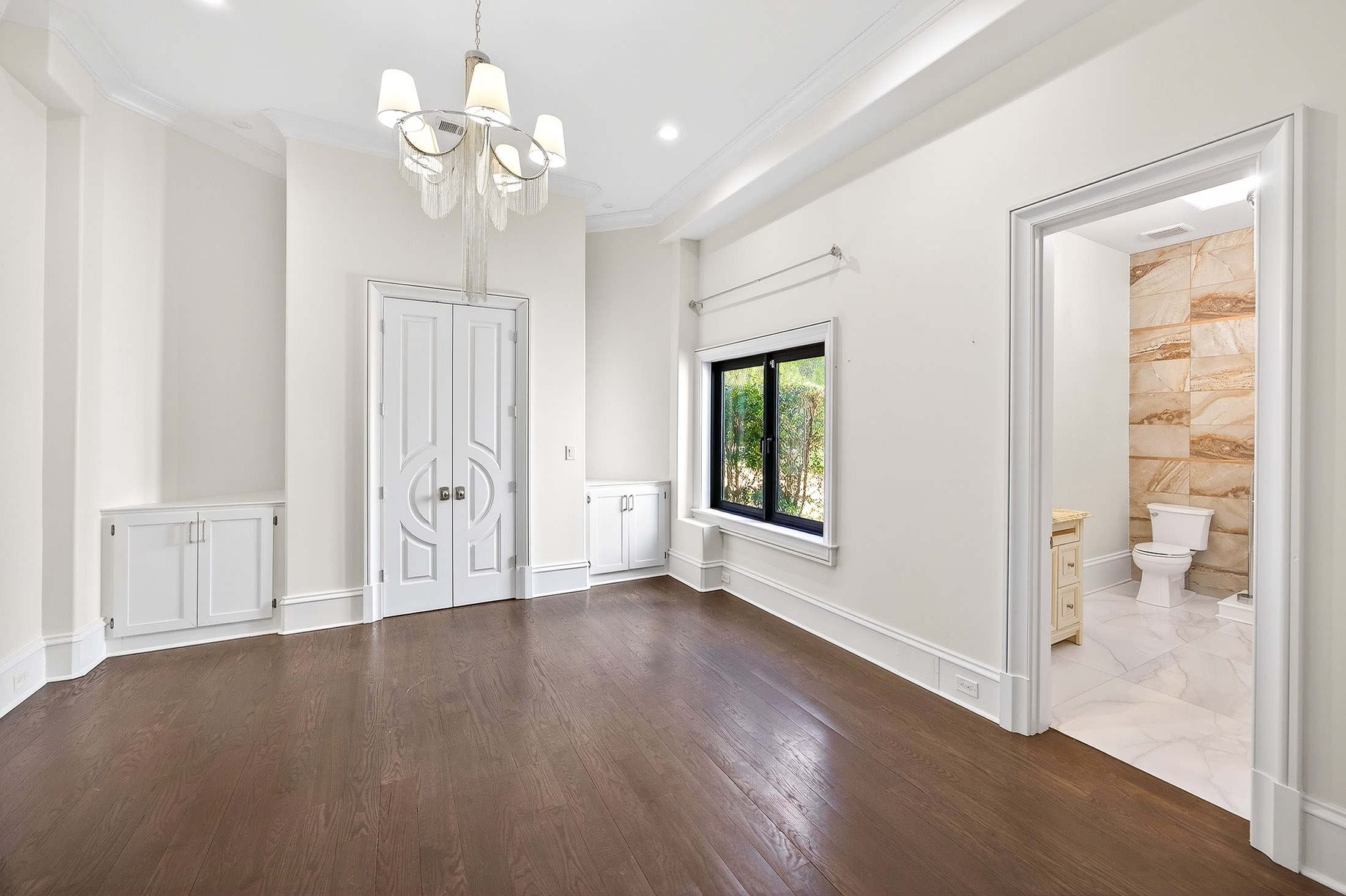  Exceptional Gated Estate with Resort-caliber Grounds - 物件實景