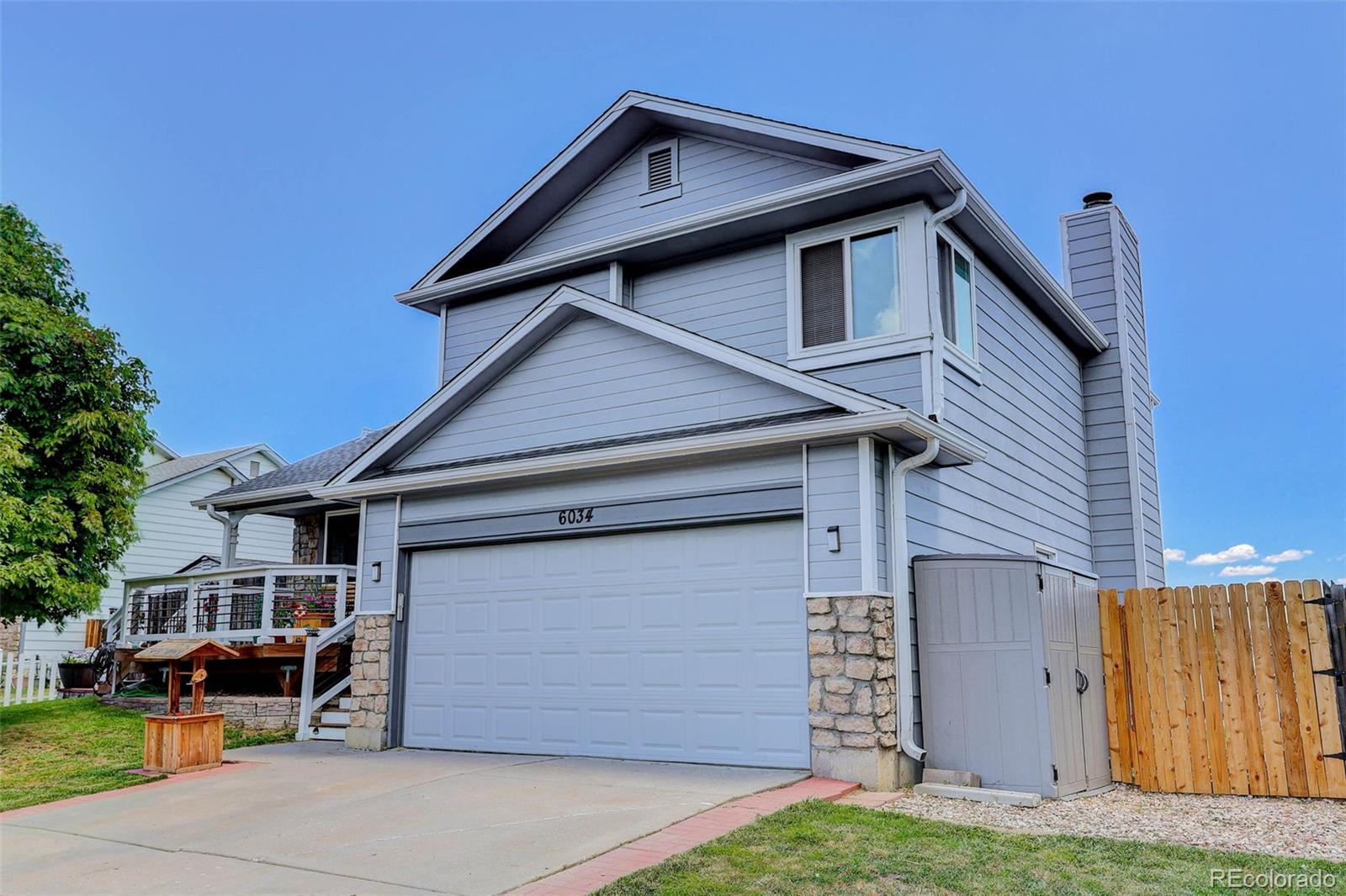 Littleton, Colorado, 80127, United States, 4 Bedrooms Bedrooms, ,2 BathroomsBathrooms,Residential,For Sale,1892660