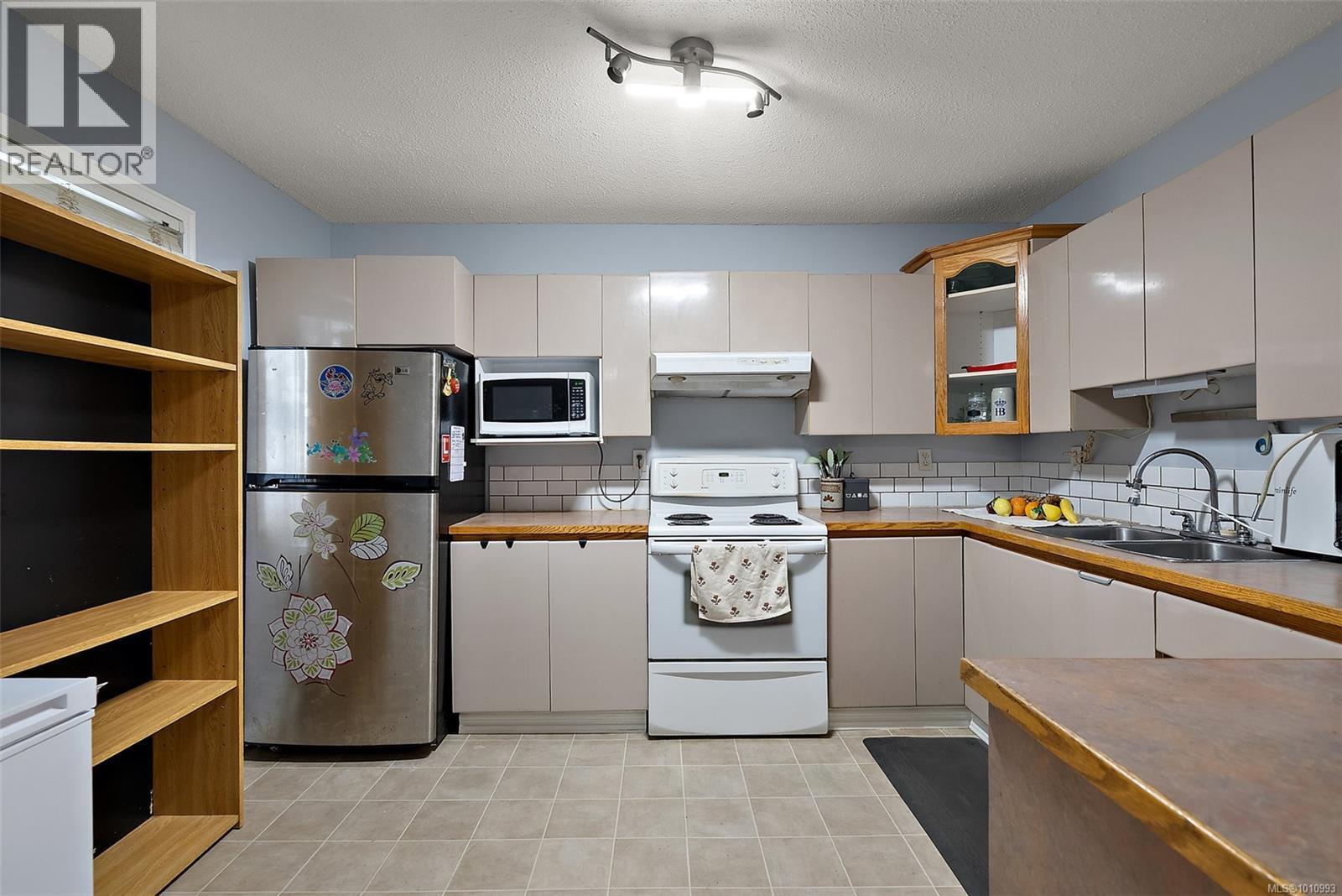 LANGFORD, British Columbia, V9B 2R8, CA, 3 Bedrooms Bedrooms, ,1 BathroomBathrooms,Residential,For Sale,1917446