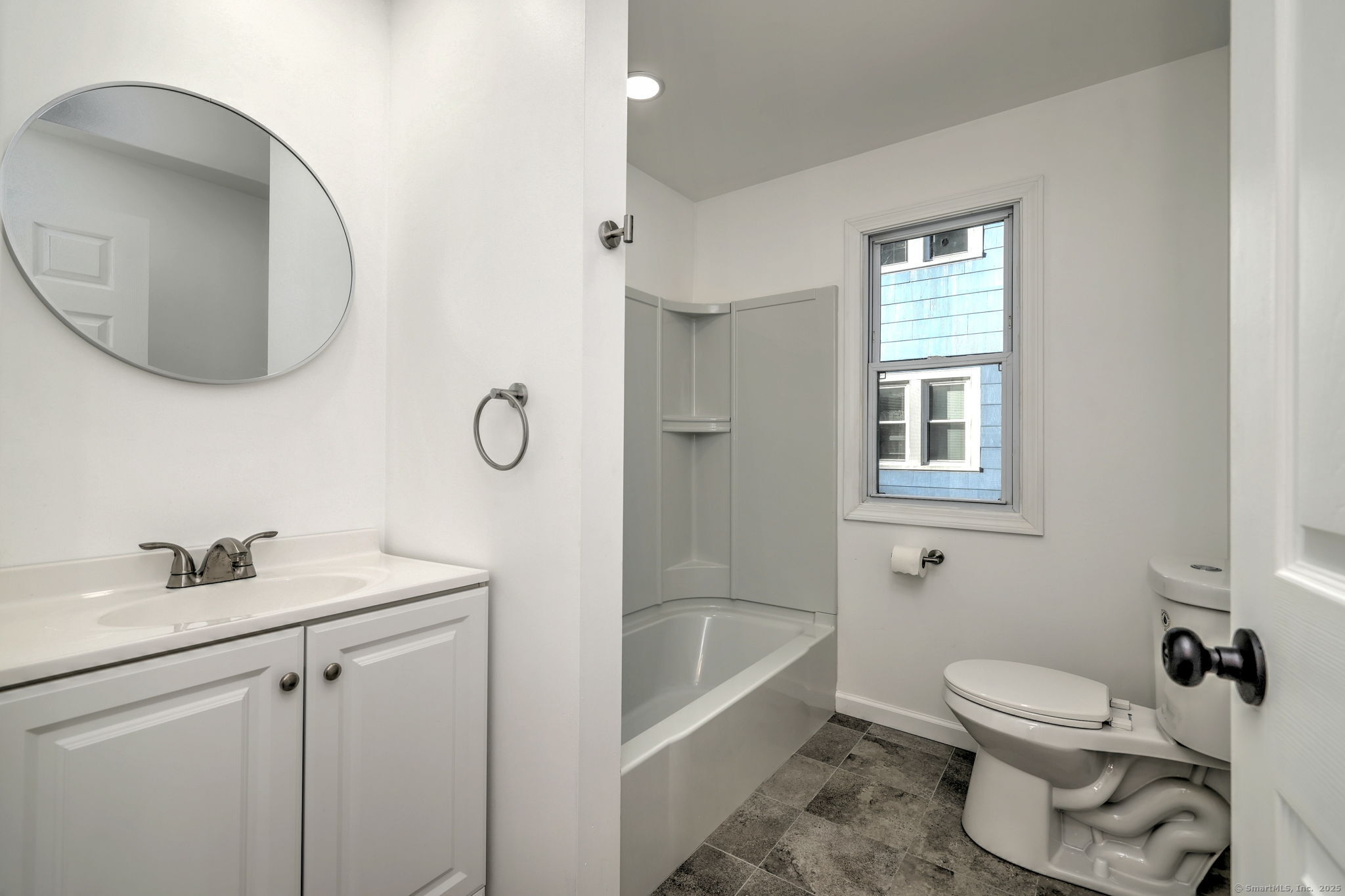 Hamden, Connecticut, 06514, United States, 8 Bedrooms Bedrooms, ,3 BathroomsBathrooms,Residential,For Sale,1940598