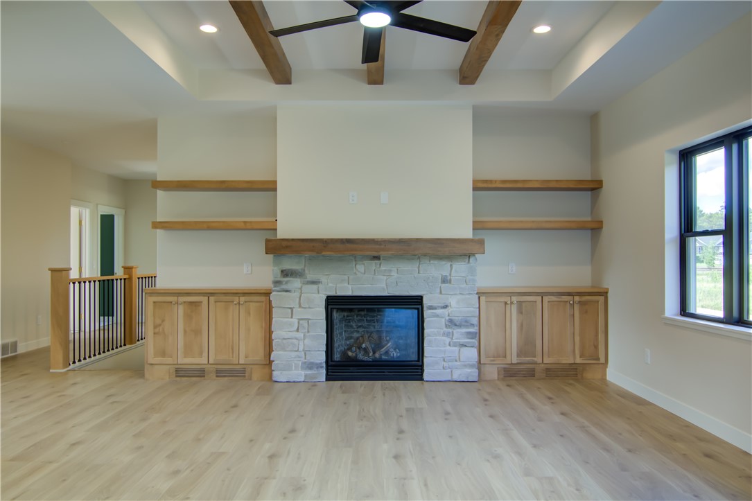 Eau Claire, Wisconsin, 54701, United States, 3 Bedrooms Bedrooms, ,2 BathroomsBathrooms,Residential,For Sale,1984514