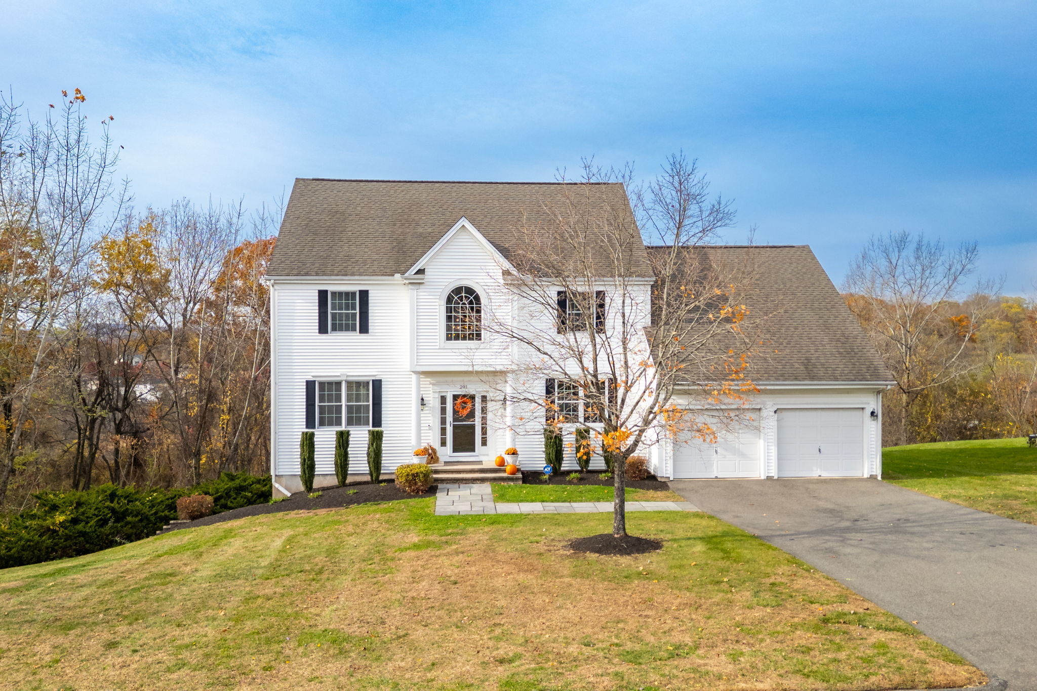 Rocky Hill, Connecticut, 06067, United States, 4 Bedrooms Bedrooms, ,3 BathroomsBathrooms,Residential,For Sale,1991962