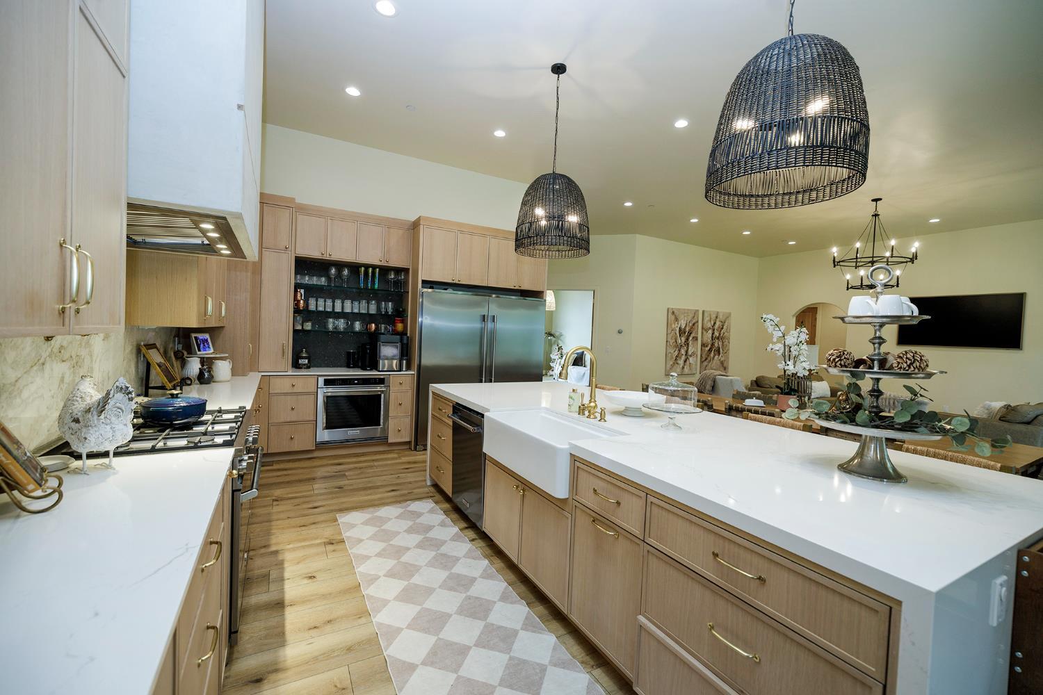 Modesto, California, 95357, United States, 4 Bedrooms Bedrooms, ,4 BathroomsBathrooms,Residential,For Sale,1976586