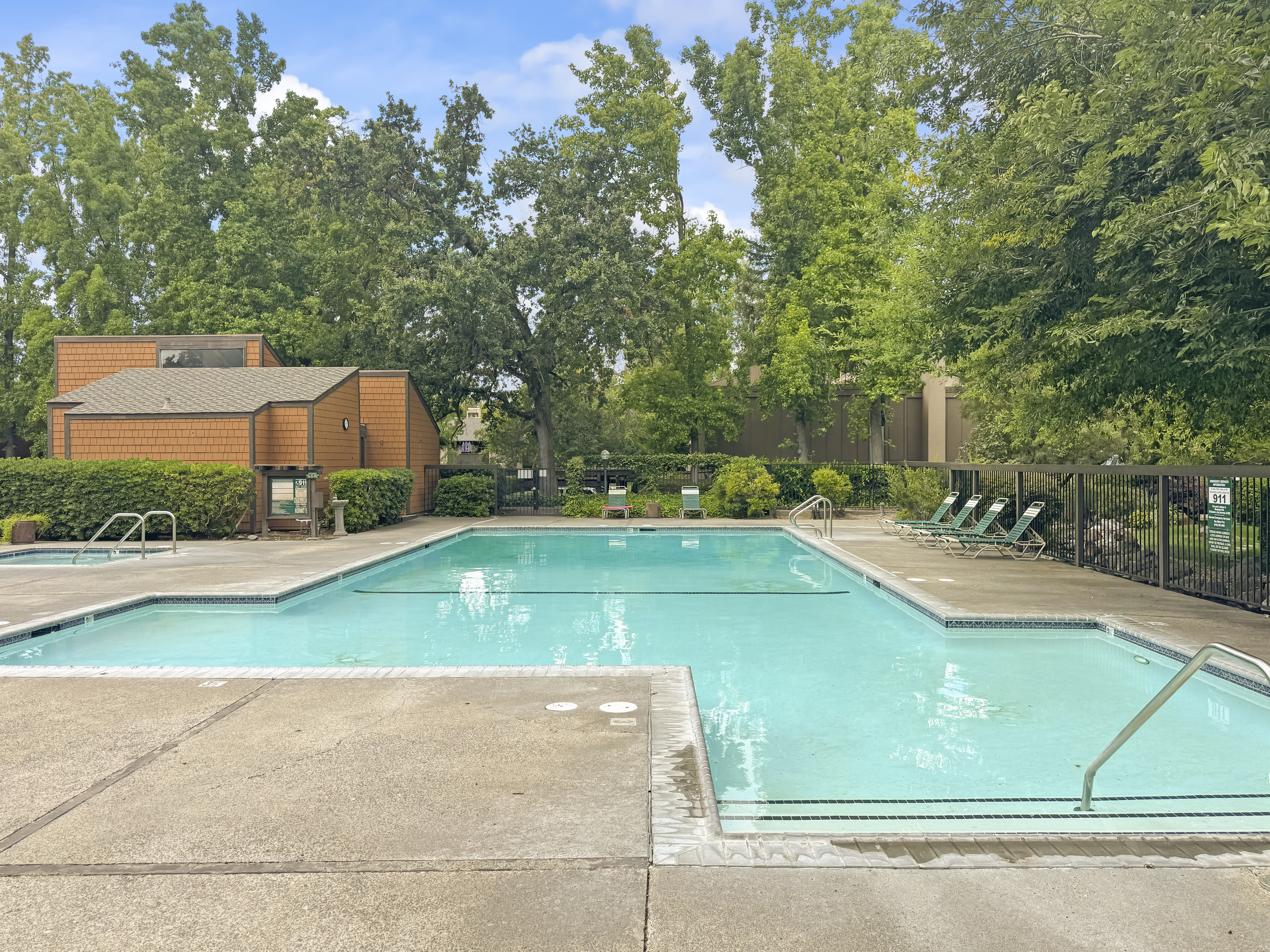  709 Woodside Lane East #2, Sacramento, CA 95825 - 物件實景