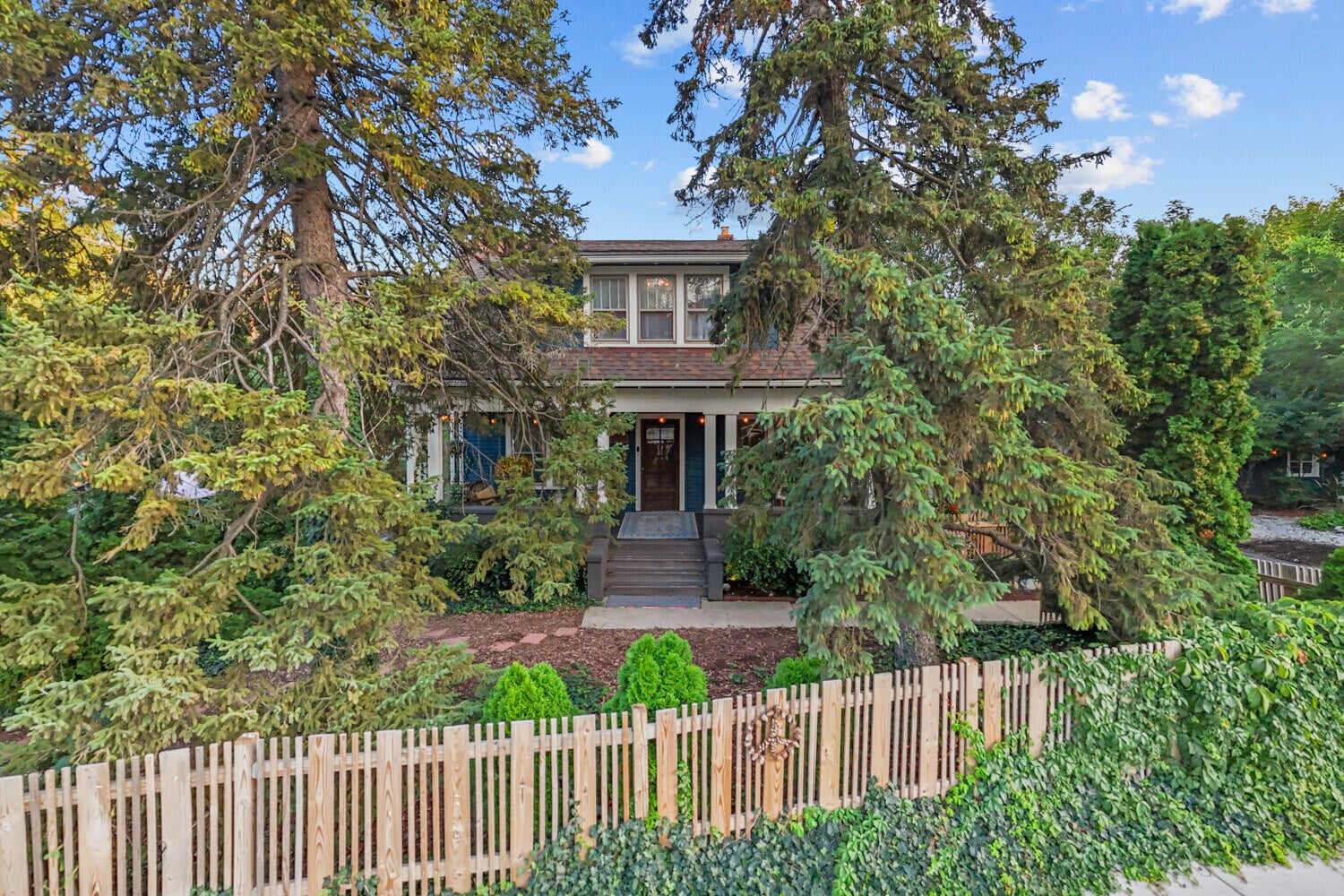 Ann Arbor, Michigan, 48103, United States, 4 Bedrooms Bedrooms, ,3 BathroomsBathrooms,Residential,For Sale,1991262