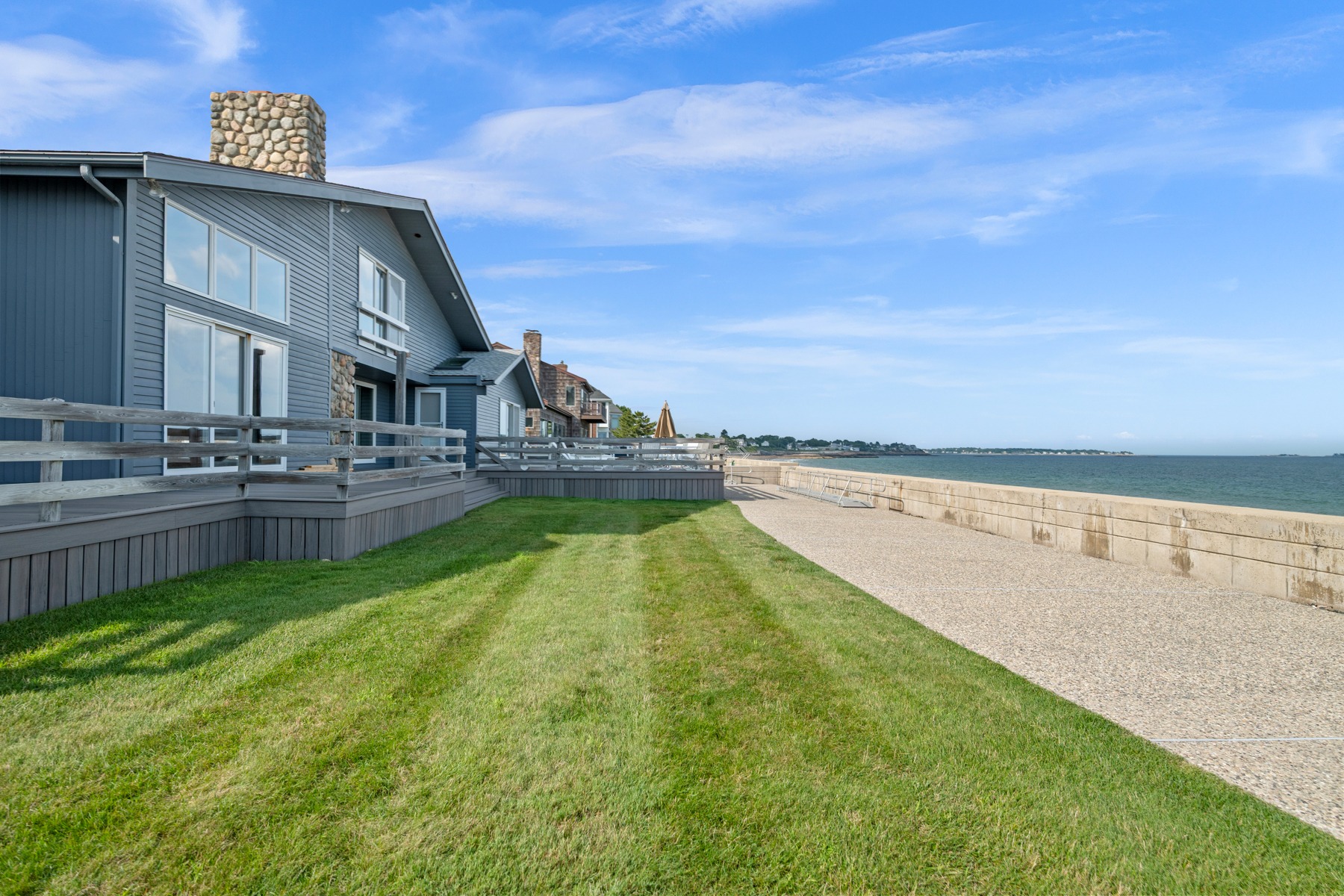  Exceptional Waterfront Property - 物件實景