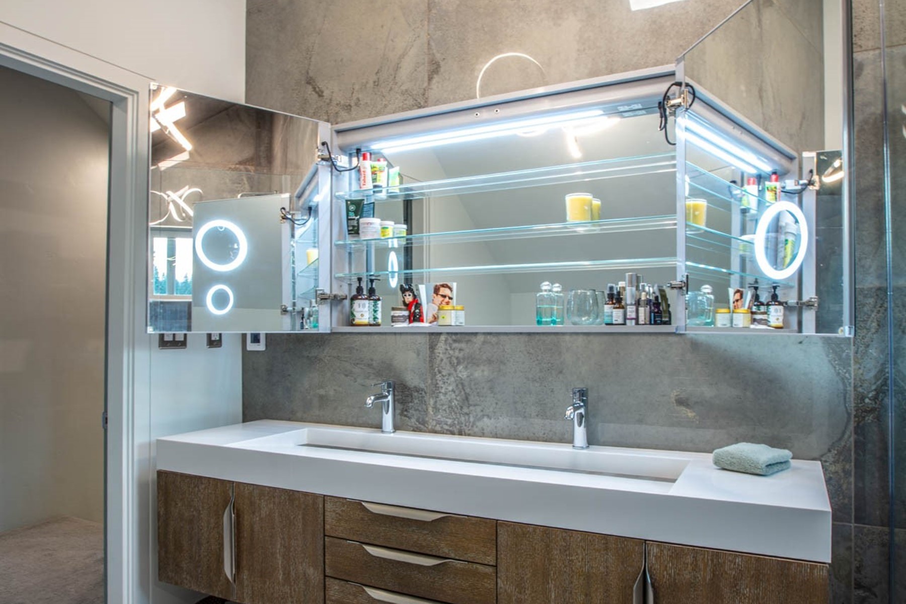  Renovated Waterfront Retreat with Private Dock & Guest Barn - 物件實景