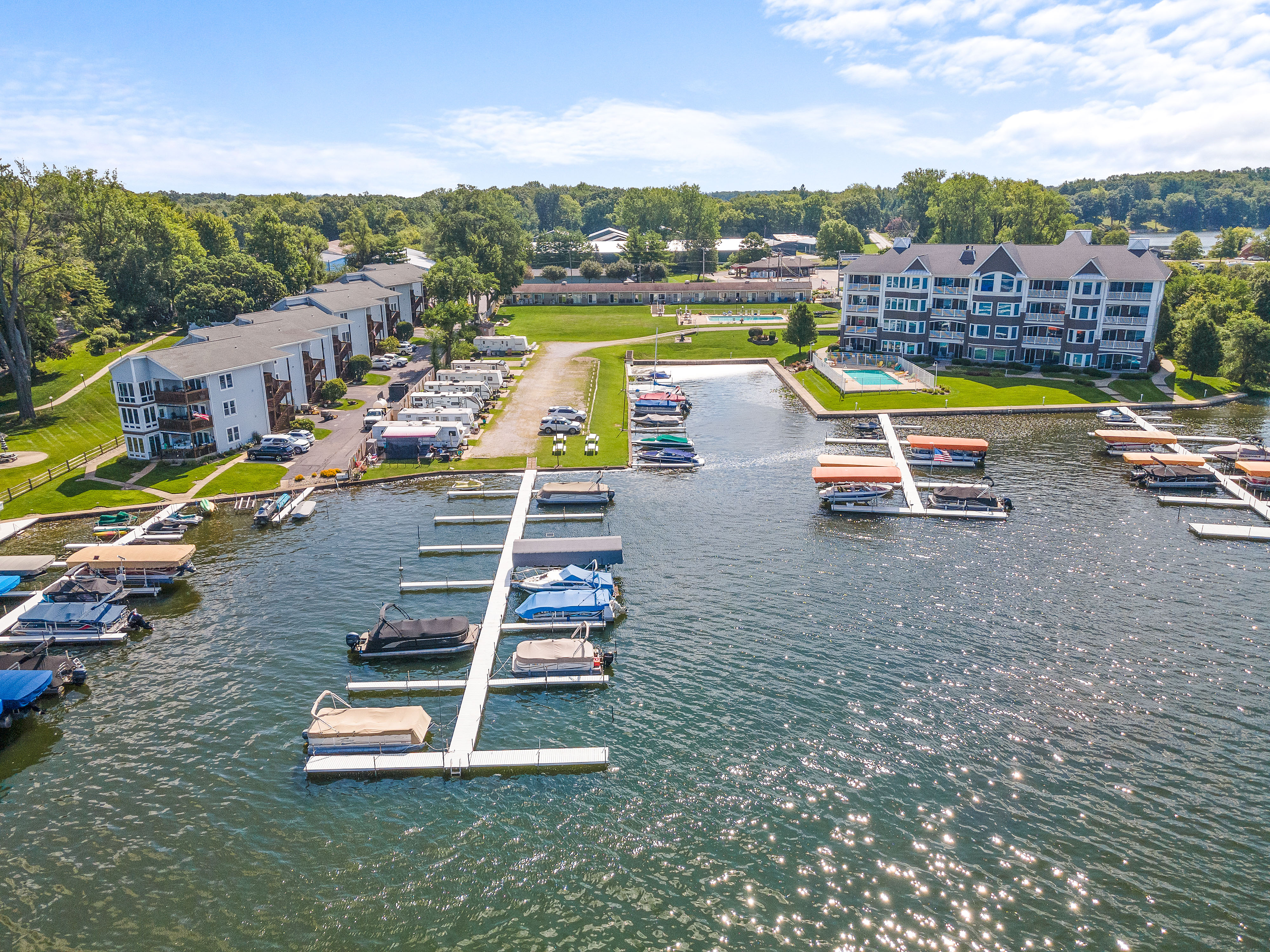  Affordable Lakefront Living on Lake Wawasee - 物件實景