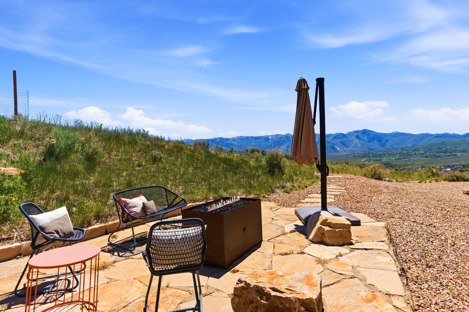  Beautiful Home with Forever Unobstructed Views on 10 Acres - 物件實景