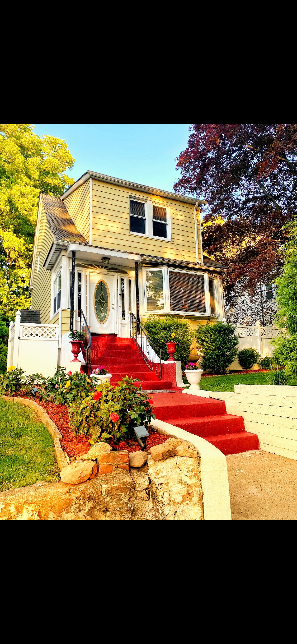 Yonkers, New York, 10710, United States, 3 Bedrooms Bedrooms, ,2 BathroomsBathrooms,Residential,For Sale,1982503