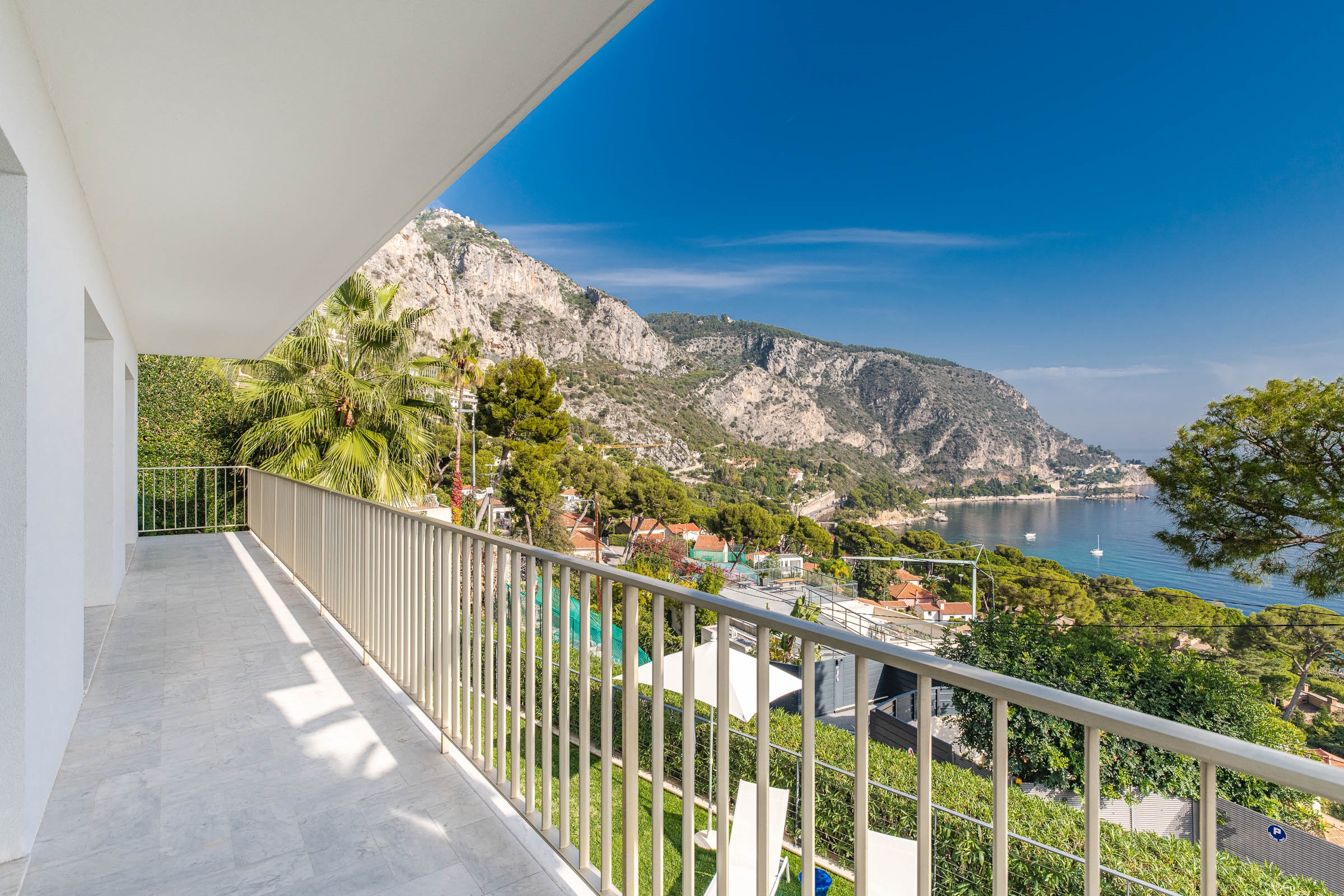  Eze-bord-de-mer - Modern villa with panoramic sea view. - 物件實景
