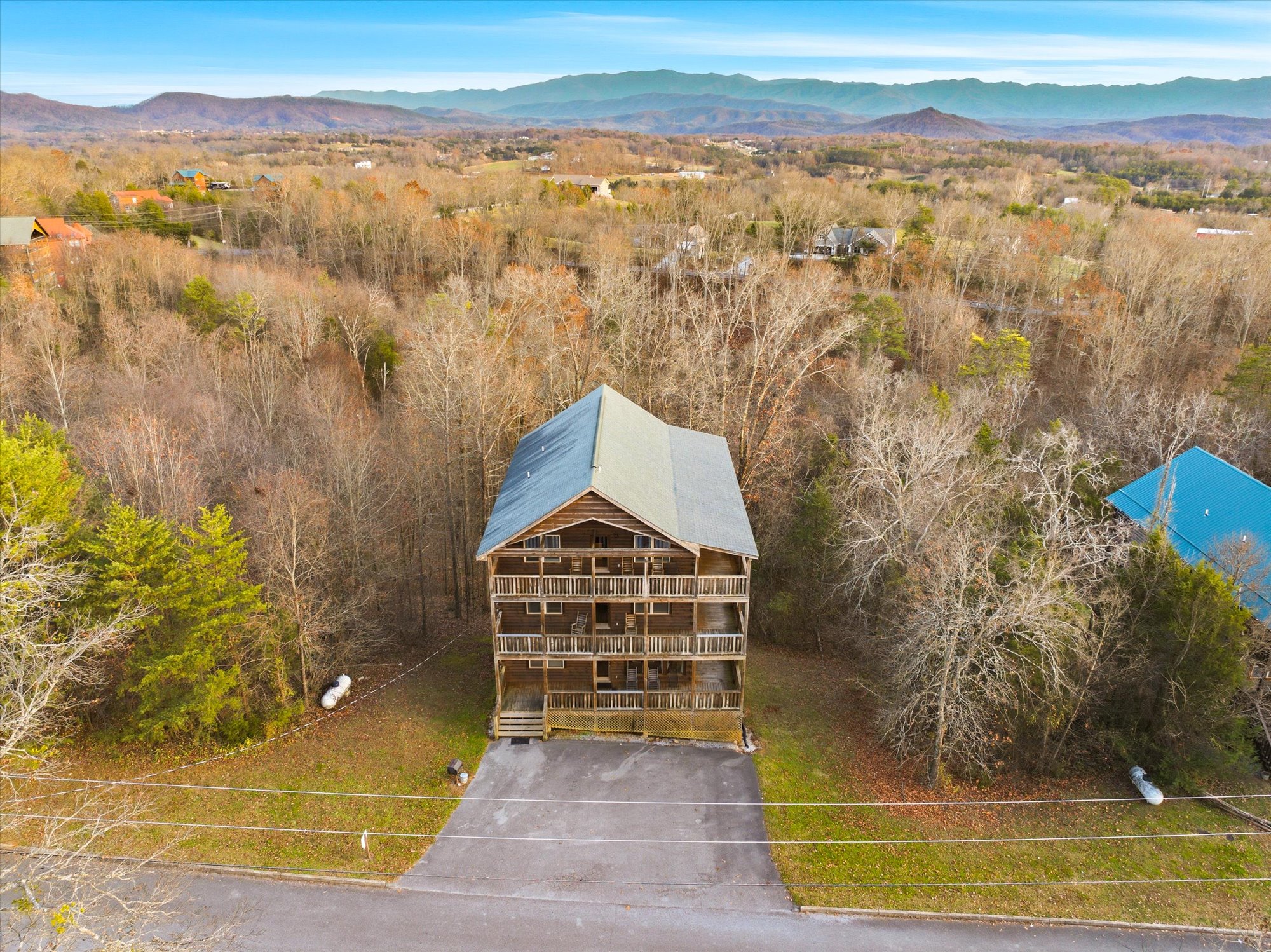 Sevierville, Tennessee, 37876-3406, United States, 3 Bedrooms Bedrooms, ,5 BathroomsBathrooms,Residential,For Sale,2048789