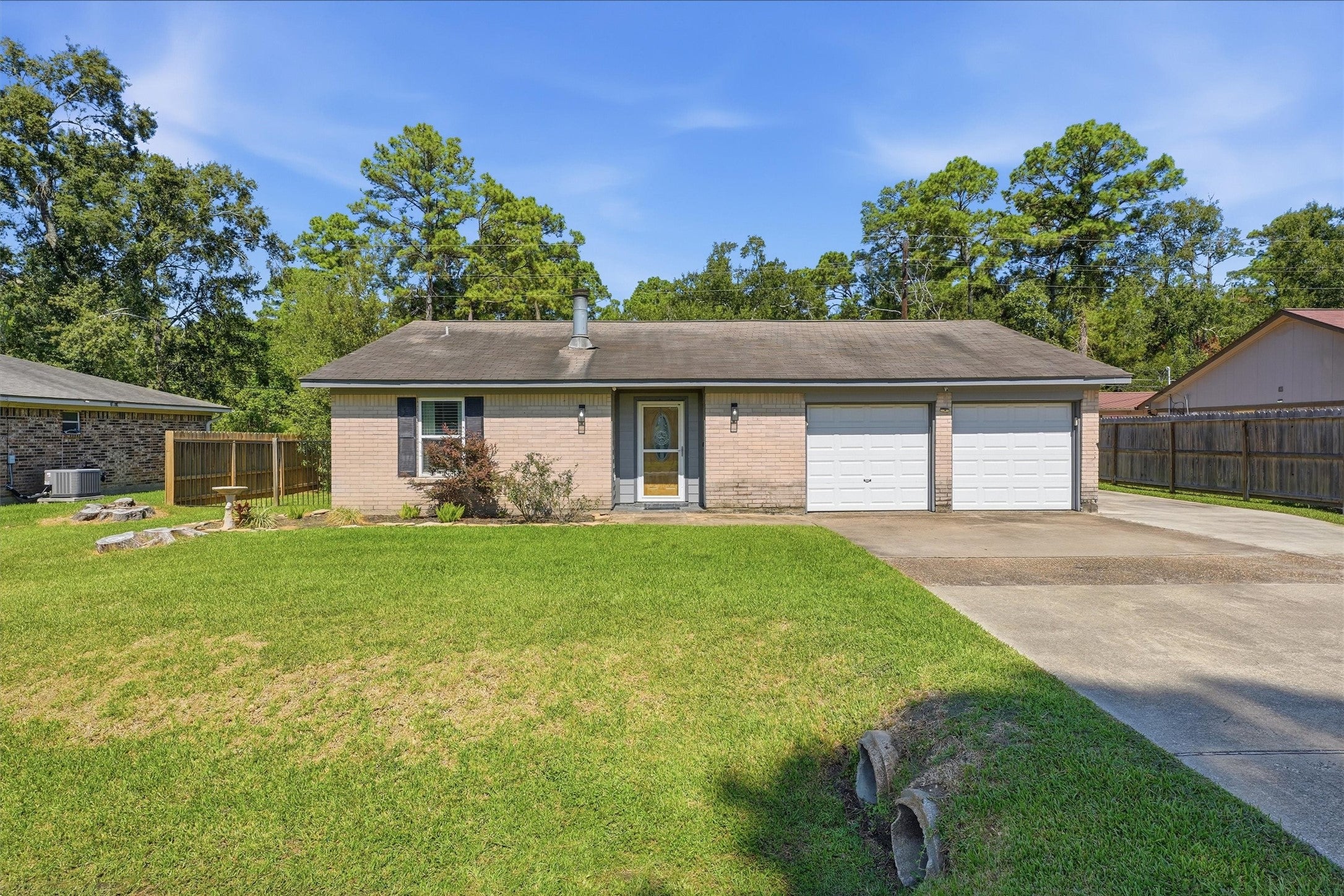 Forest Hollow Dr, Baytown, TX 77521
