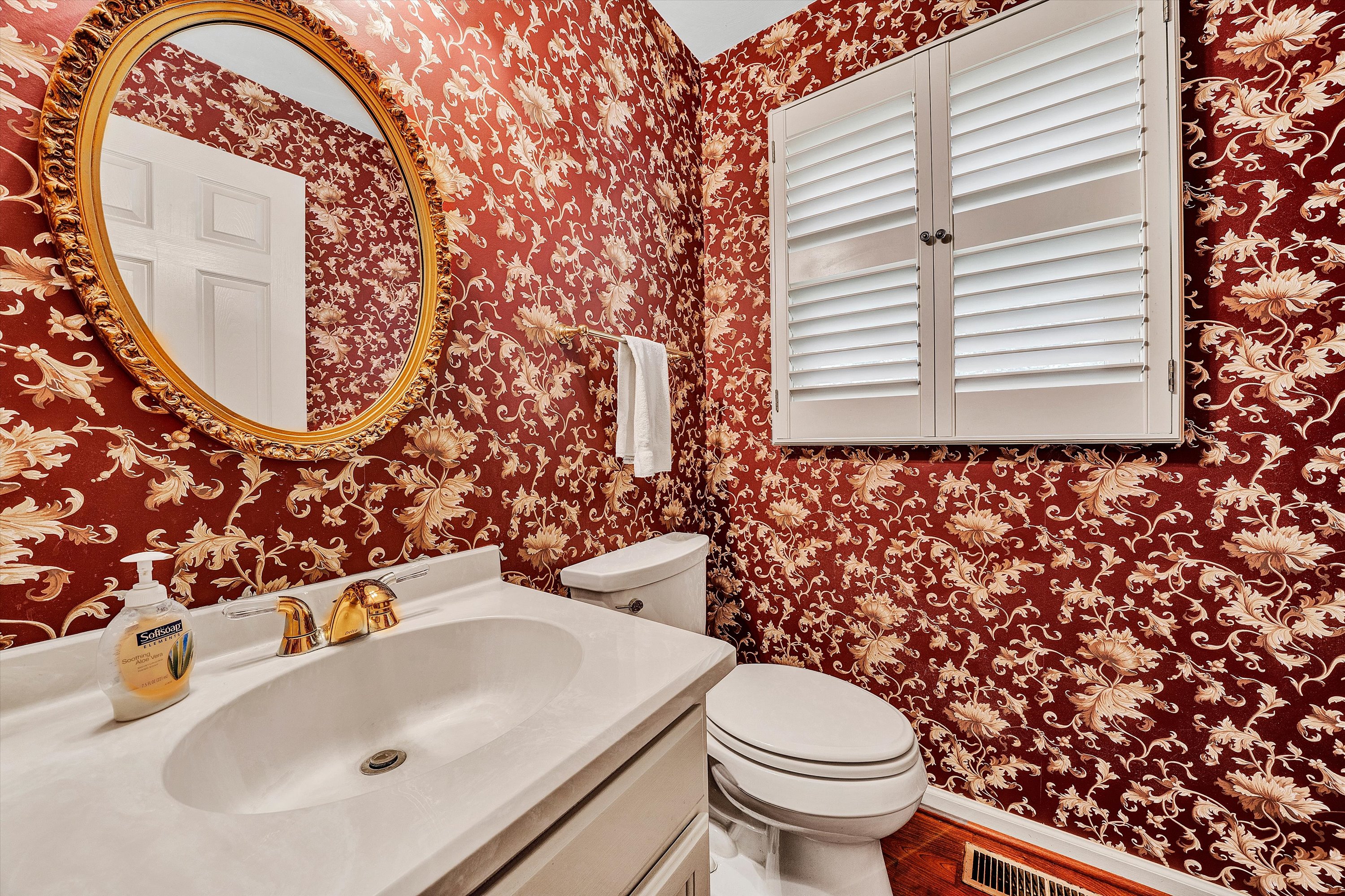 Bedford, Virginia, 24523, United States, 4 Bedrooms Bedrooms, ,4 BathroomsBathrooms,Residential,For Sale,1914324
