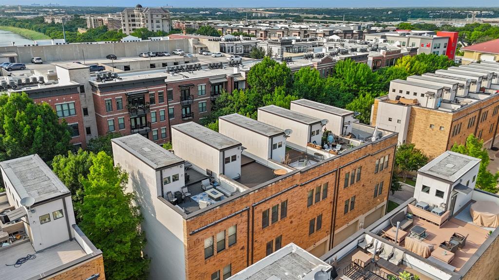 Fort Worth, Texas, 76102, United States, 2 Bedrooms Bedrooms, ,3 BathroomsBathrooms,Residential,For Sale,1880587