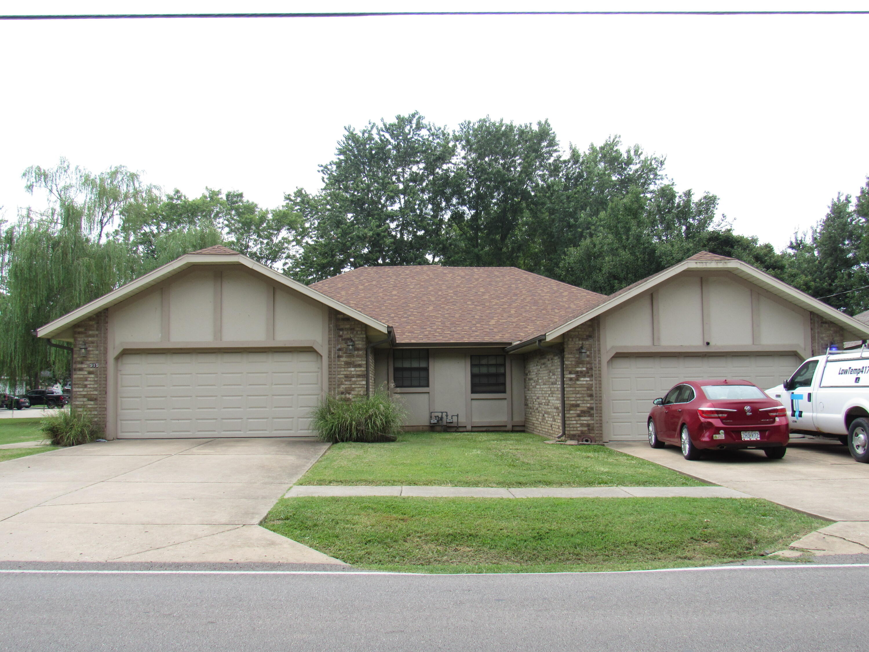 Boston Ln, Republic, MO 65738