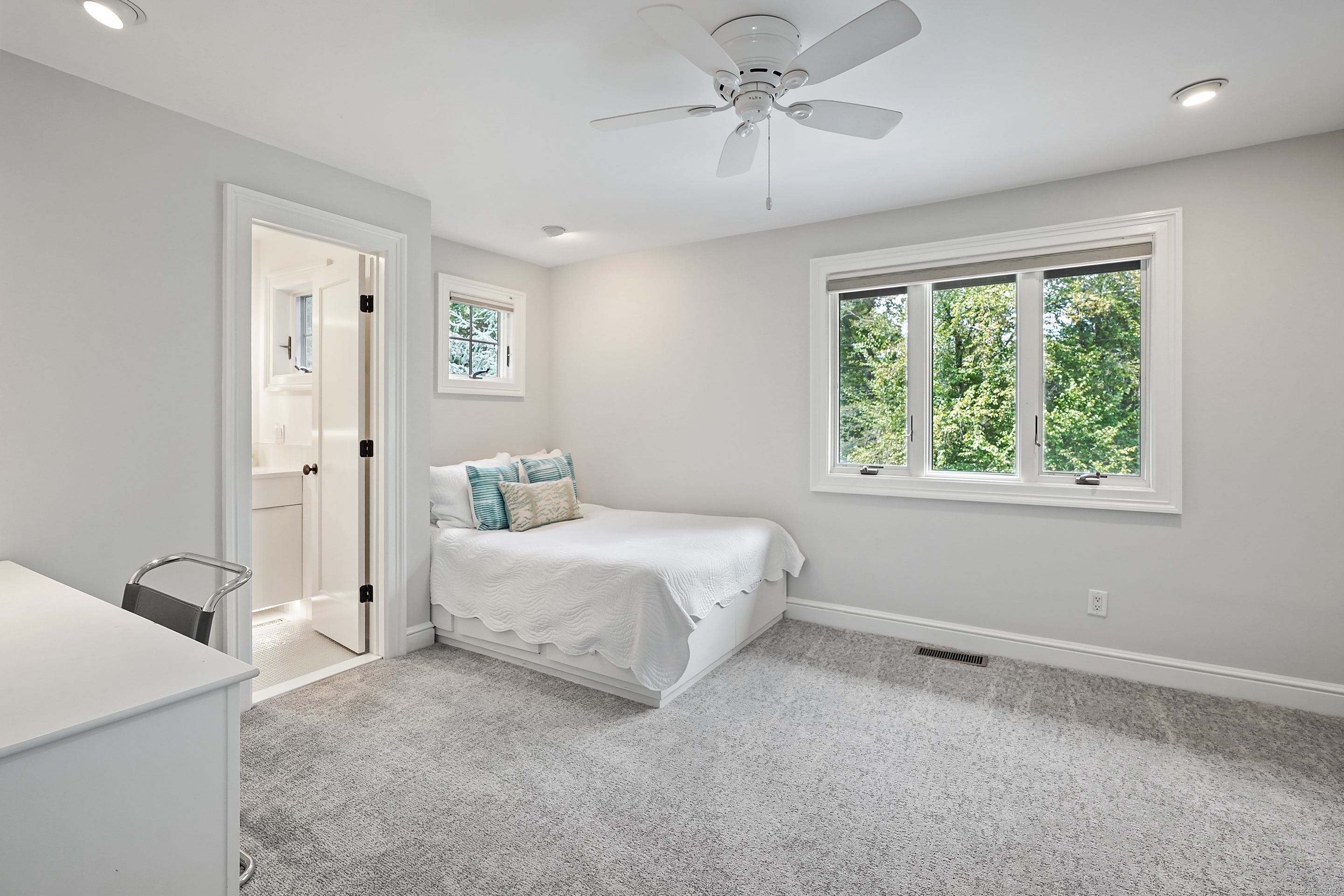 Westport, Connecticut, 06880, United States, 5 Bedrooms Bedrooms, ,6 BathroomsBathrooms,Residential,For Sale,1940592