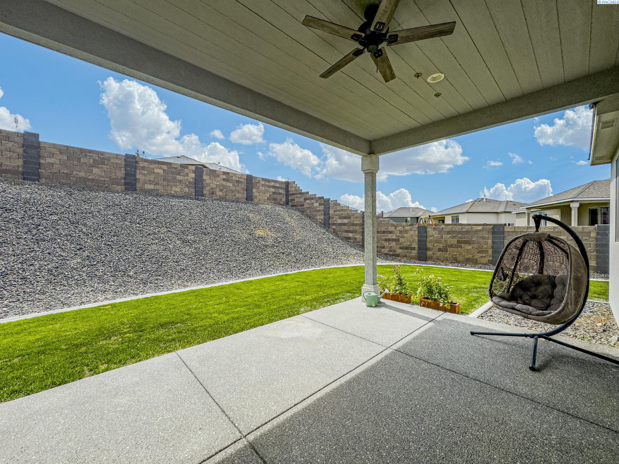 West Richland, Washington, 99353, United States, 5 Bedrooms Bedrooms, ,2 BathroomsBathrooms,Residential,For Sale,1873826
