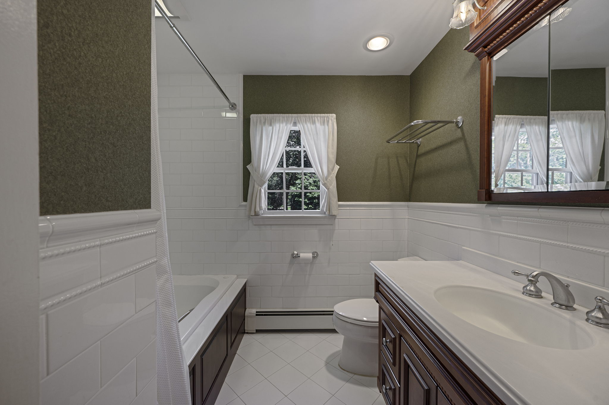 Mount Sinai, New York, 11766, United States, 4 Bedrooms Bedrooms, ,3 BathroomsBathrooms,Residential,For Sale,1924395