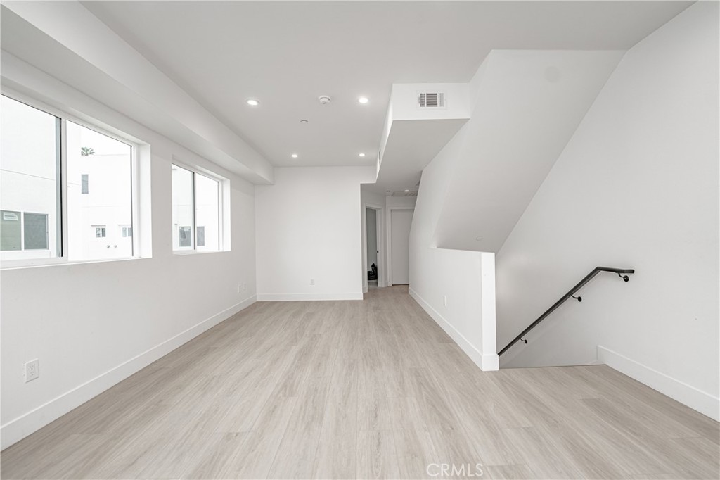 GARDENA, California, 90247, United States, ,Residential,For Sale,1810571